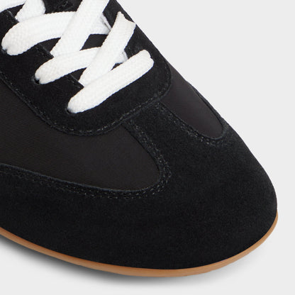 Coolchic in Black - Jogger sneaker - Black