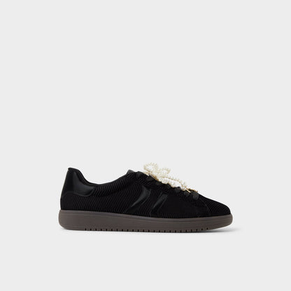 Chicsneaker2 in Black Black - Low top sneaker, Cup sole - Black/black