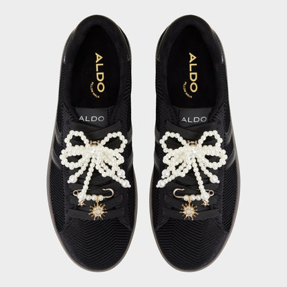Chicsneaker2 in Black Black - Low top sneaker, Cup sole - Black/black