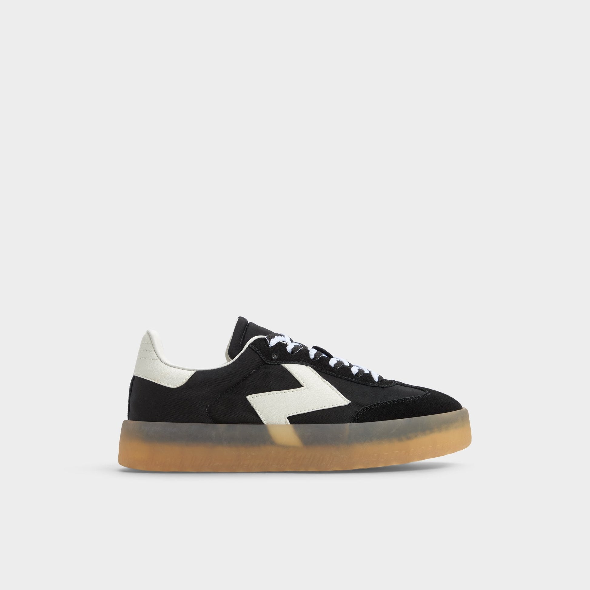 Retrostep Black Women's Low top sneakers - Low top sneaker - Black