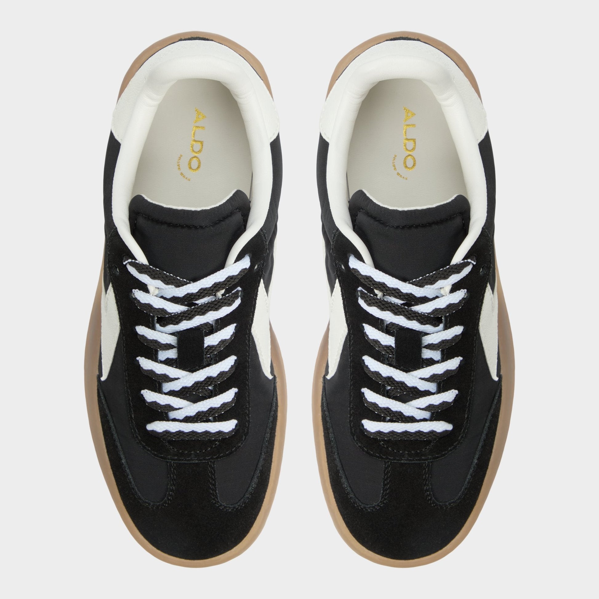 Retrostep Black Women's Low top sneakers - Low top sneaker - Black