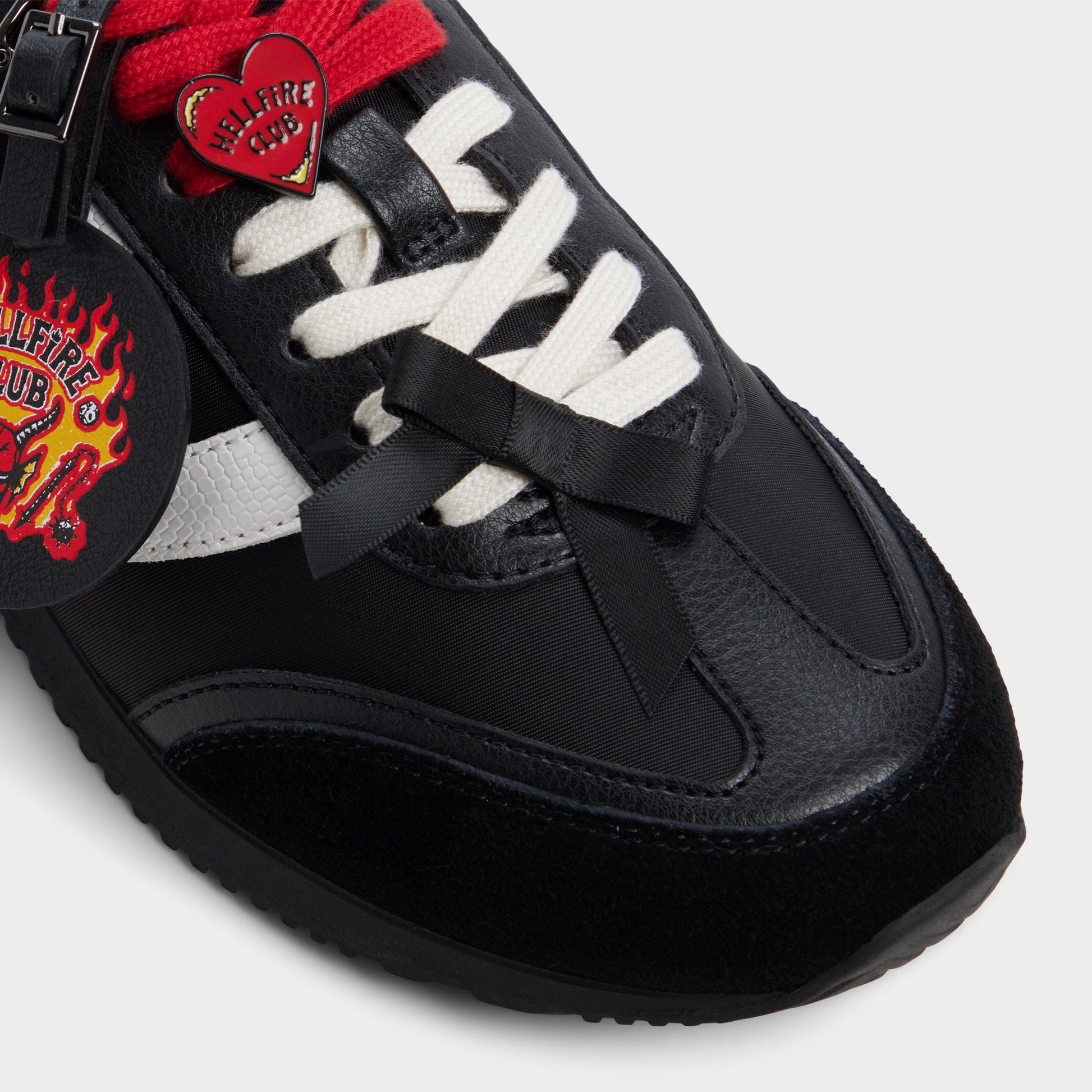 Hellfirelives in Black - Women's sneaker - Black