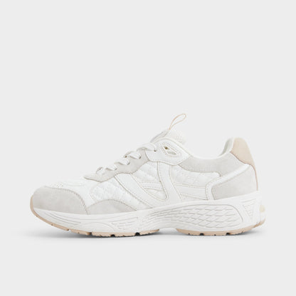 Pillowsnkr in L White - Jogger sneaker - White