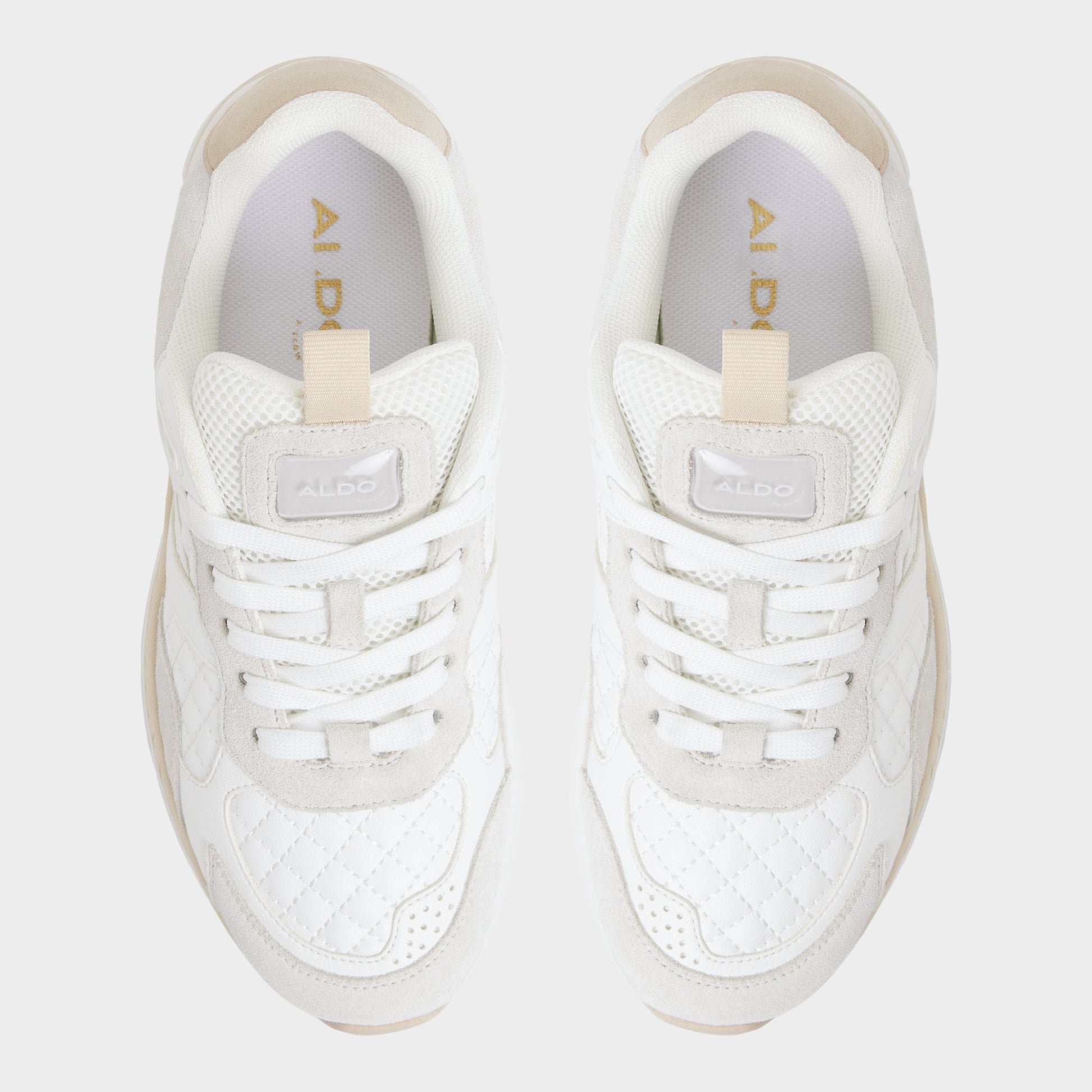 Pillowsnkr in L White - Jogger sneaker - White