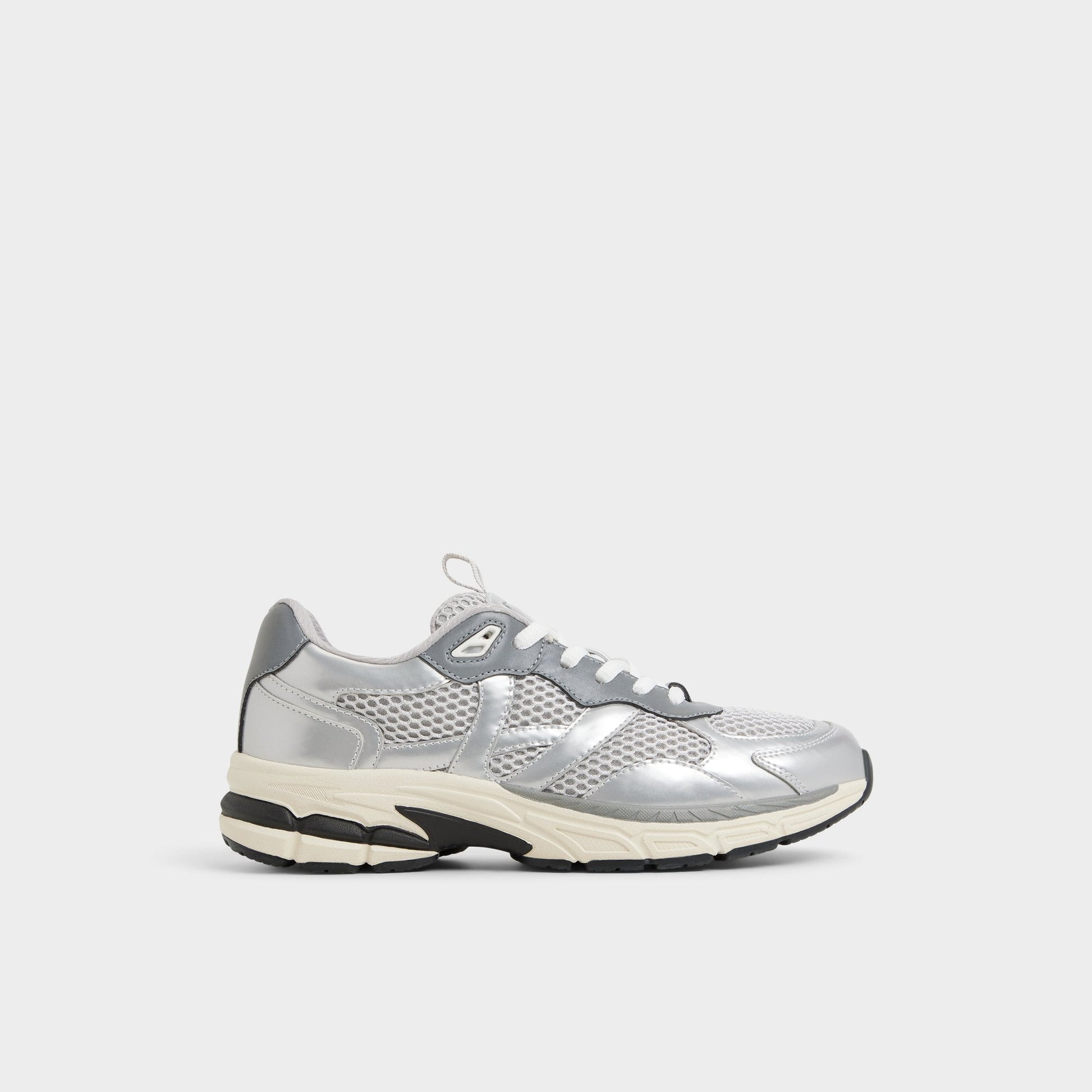 Pillowsnkr in L Silver - Jogger sneaker - Silver