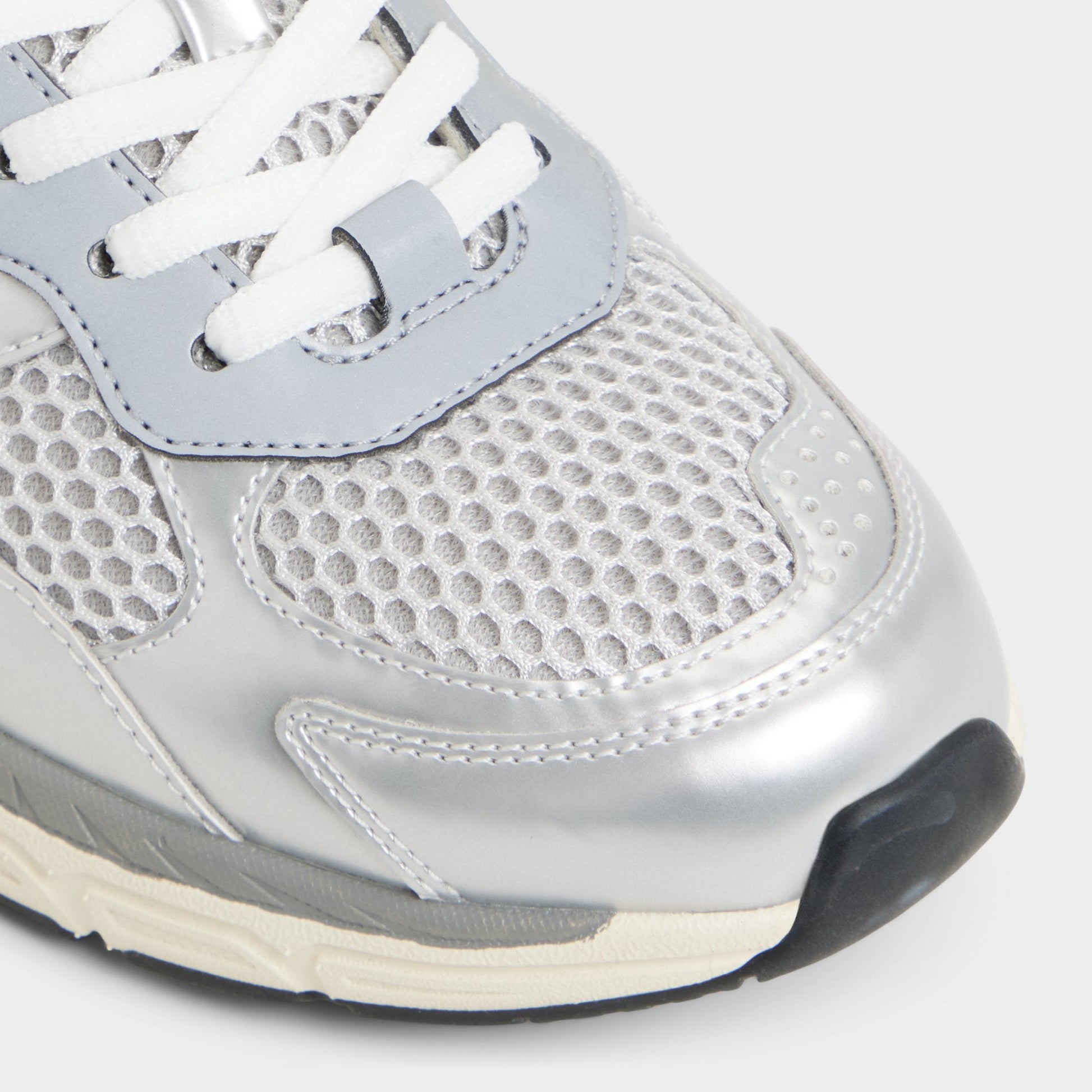 Pillowsnkr in L Silver - Jogger sneaker - Silver