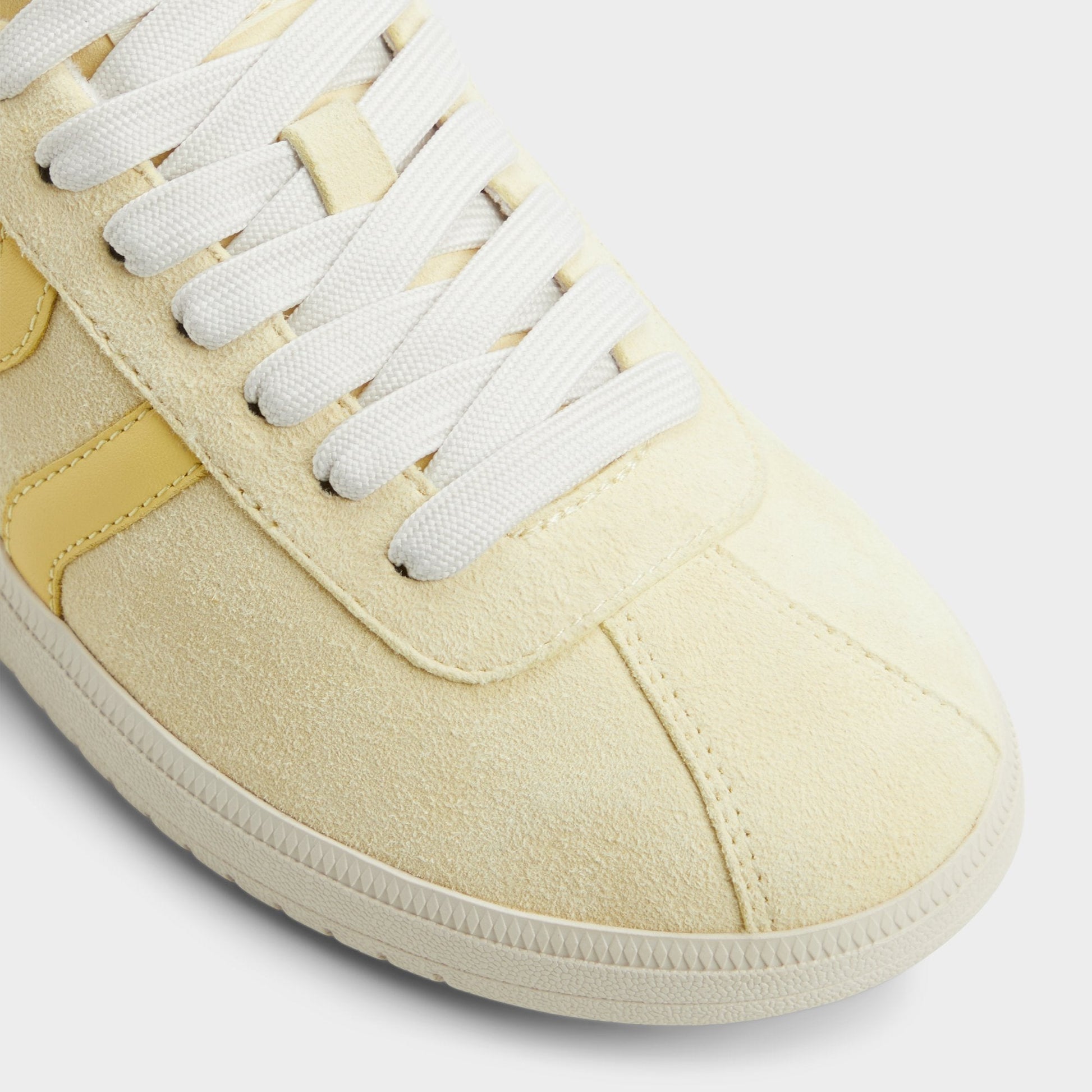 Chicsneaker Light Yellow Women's Low top sneakers - Low top sneaker, Cup sole - Light Yellow