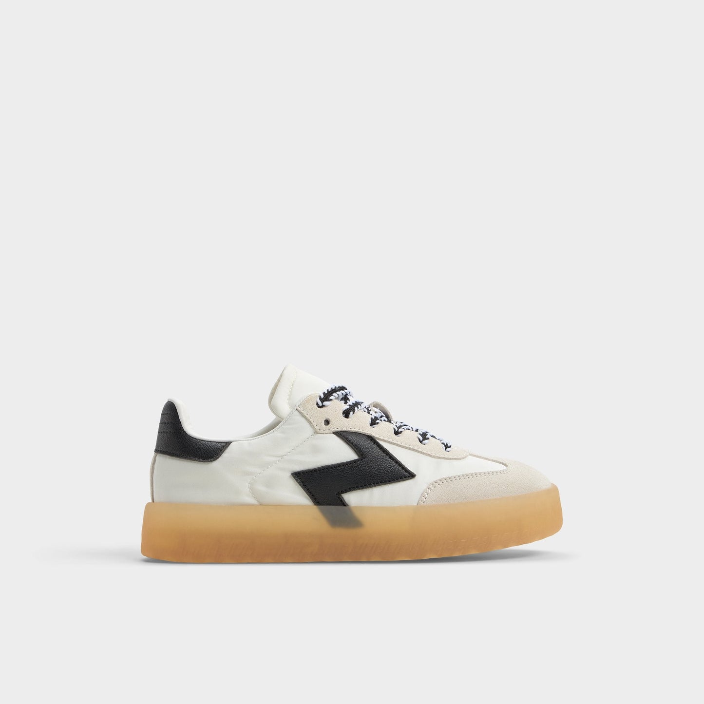 Retrostep White/Black Women's Low top sneakers - Low top sneaker, Jogger sole - White/Black