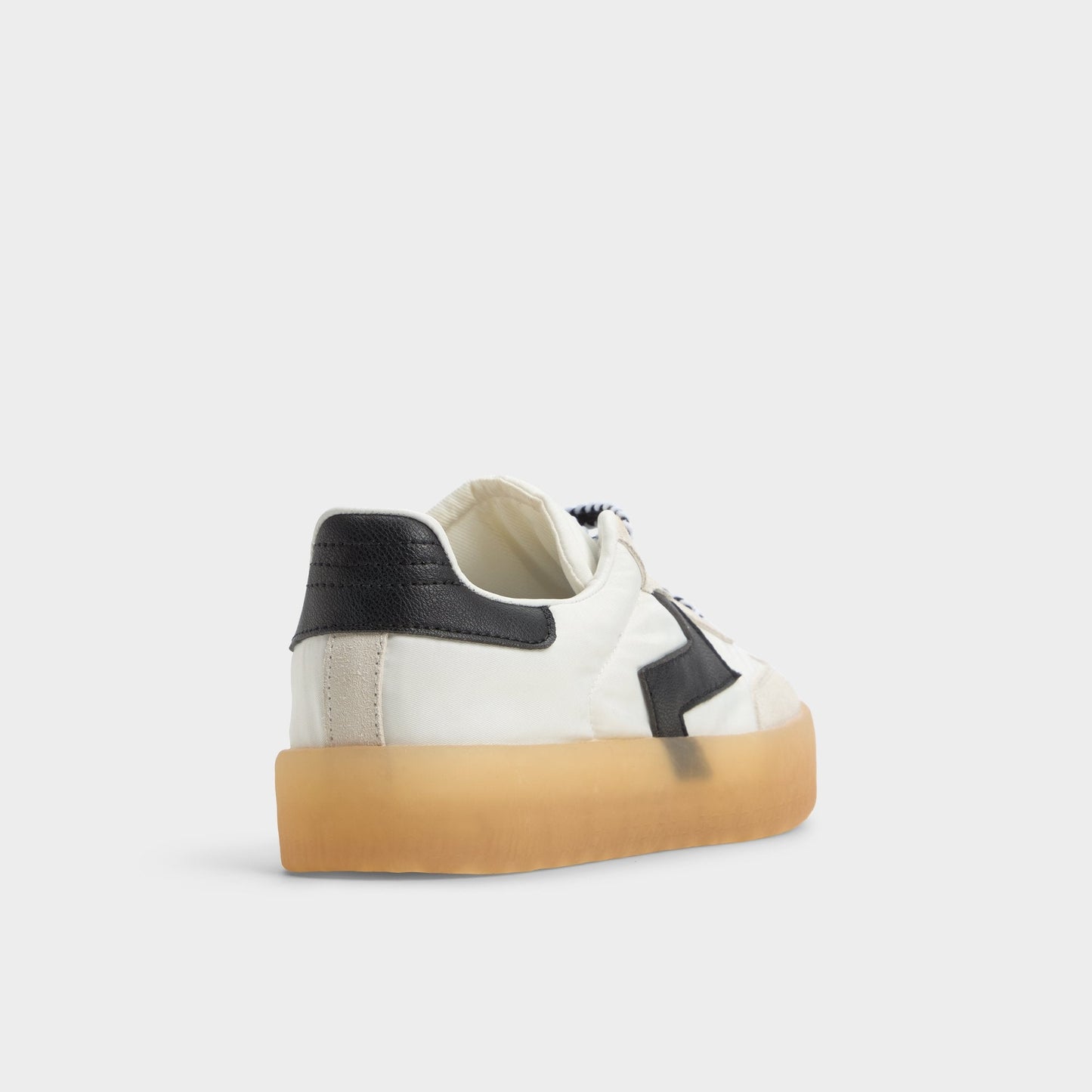 Retrostep White/Black Women's Low top sneakers - Low top sneaker, Jogger sole - White/Black