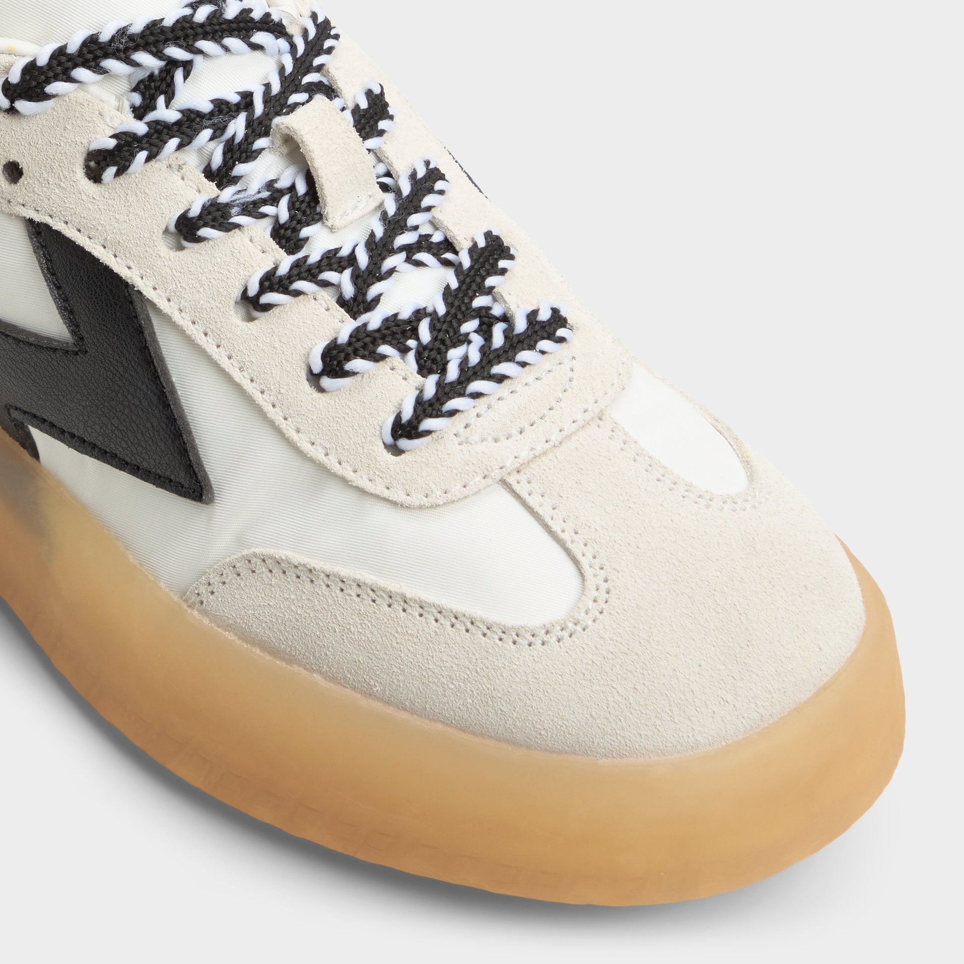 Retrostep White/Black Women's Low top sneakers - Low top sneaker, Jogger sole - White/Black