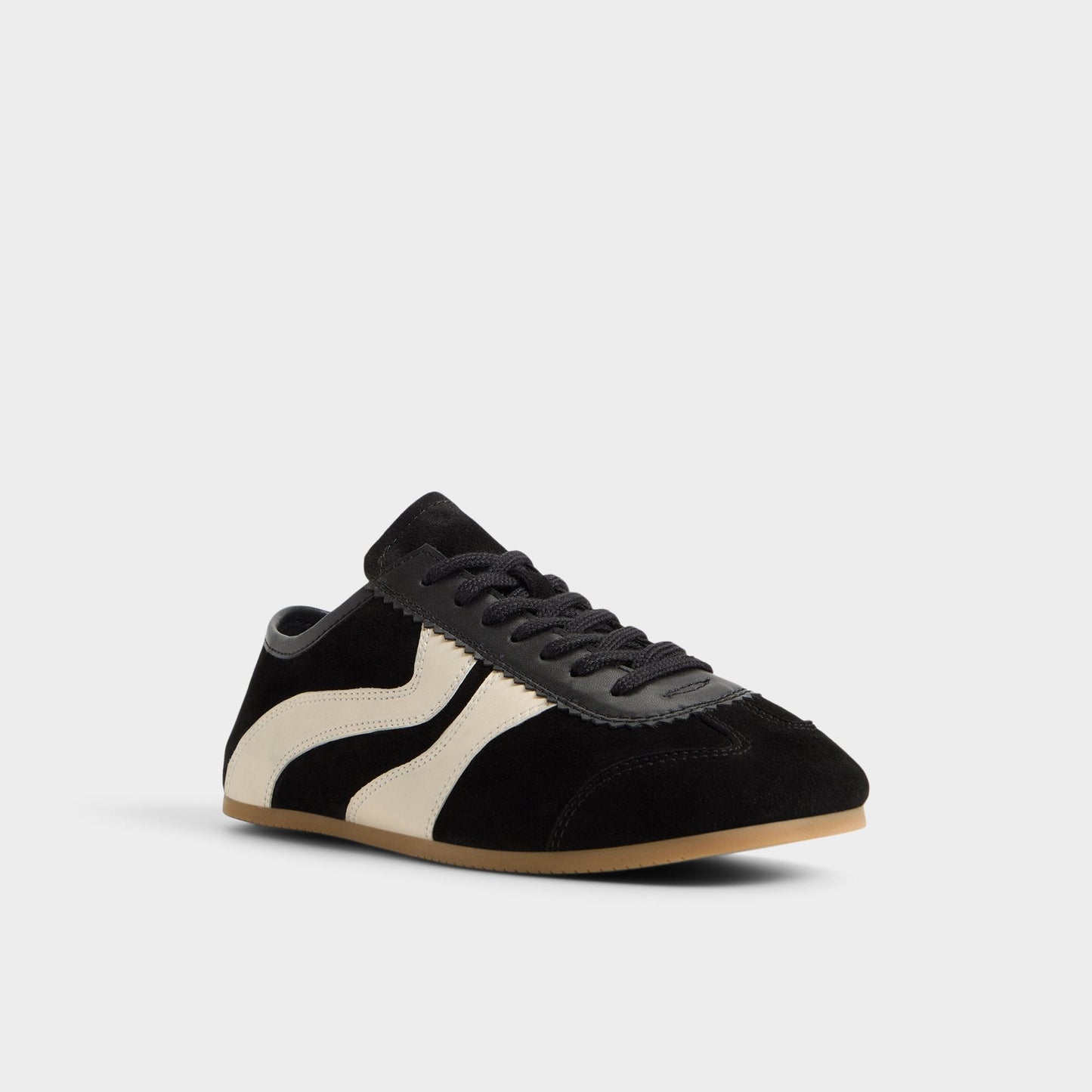 Adrelya in Black - Jogger sneaker, Jogger sole - Black