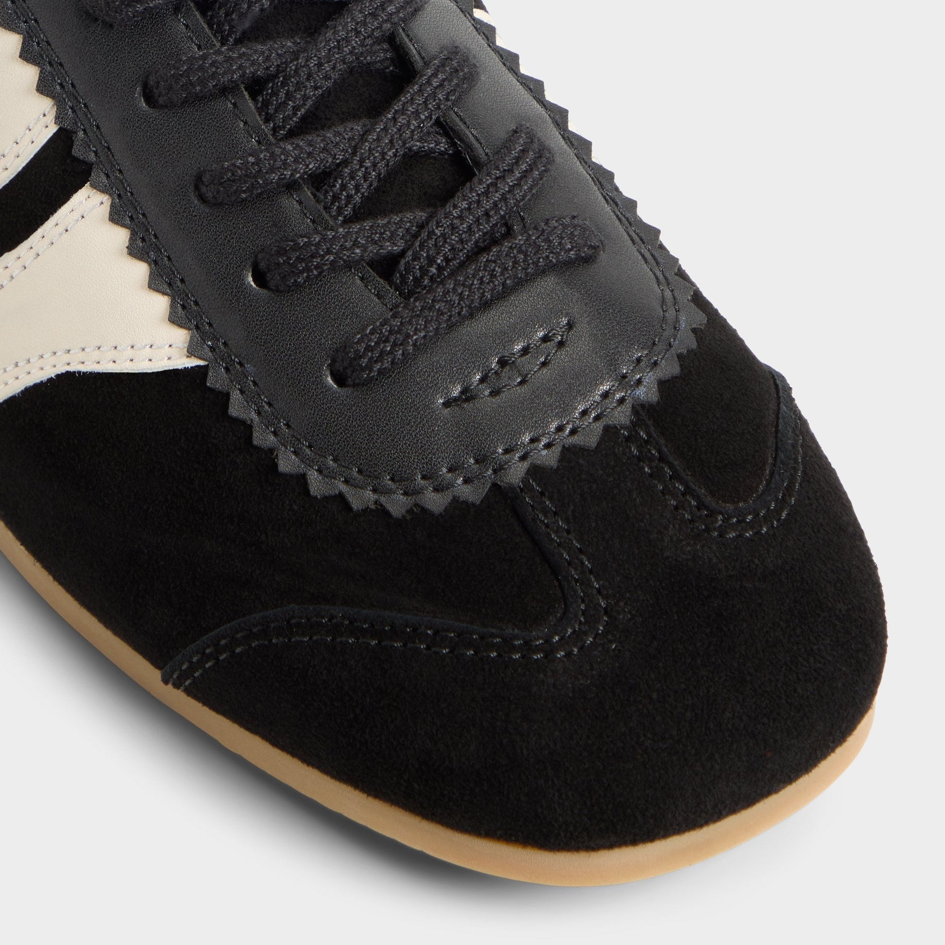 Adrelya in Black - Jogger sneaker, Jogger sole - Black