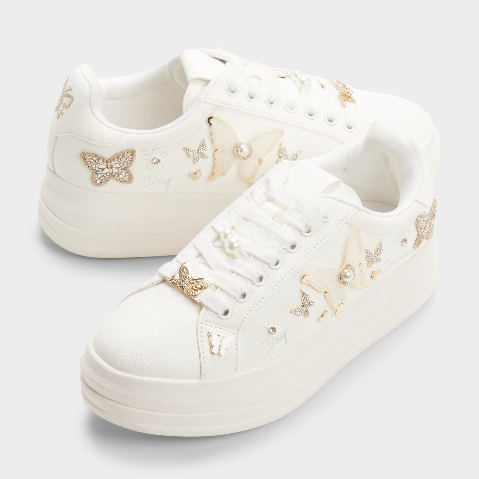 Pearlwing2 in White - Sneaker, Jogger sole - White