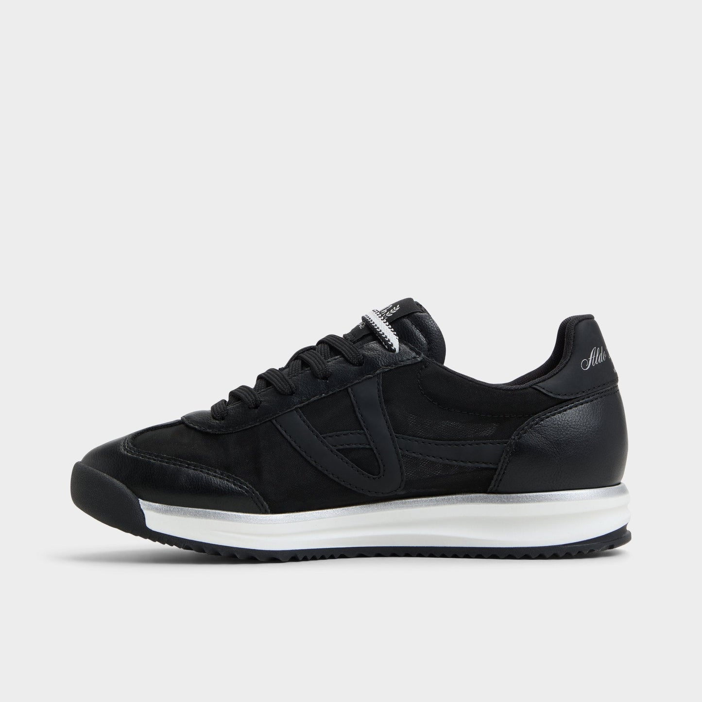 Stepcount Black Women's Low top sneakers - Jogger sneaker, Jogger sole - Black