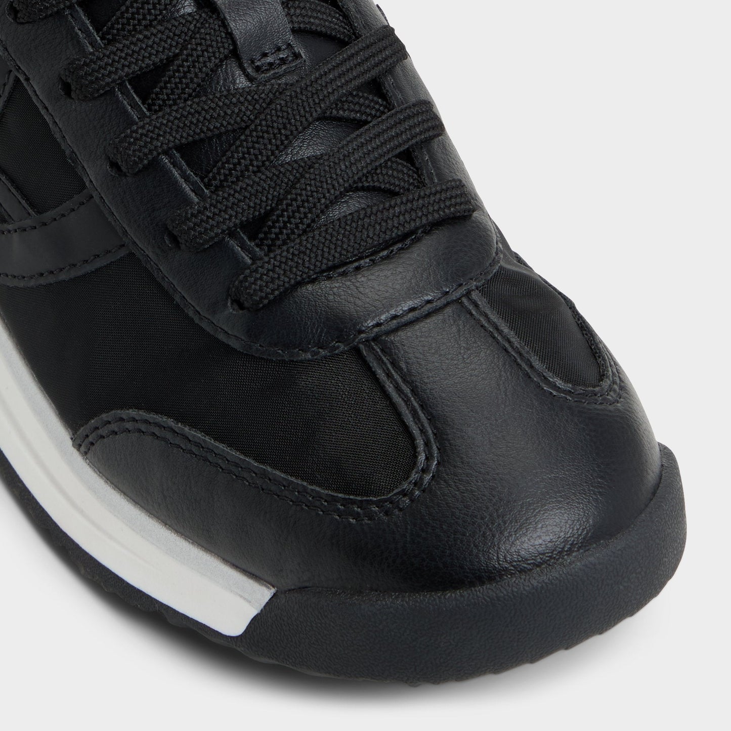 Stepcount Black Women's Low top sneakers - Jogger sneaker, Jogger sole - Black