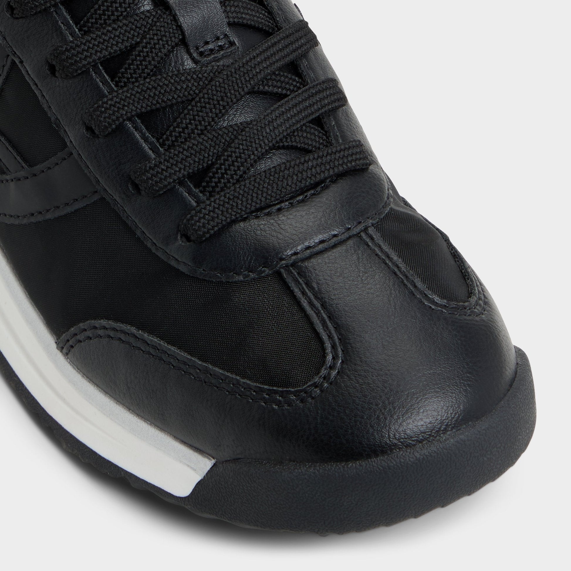 Stepcount Black Women's Low top sneakers - Jogger sneaker, Jogger sole - Black