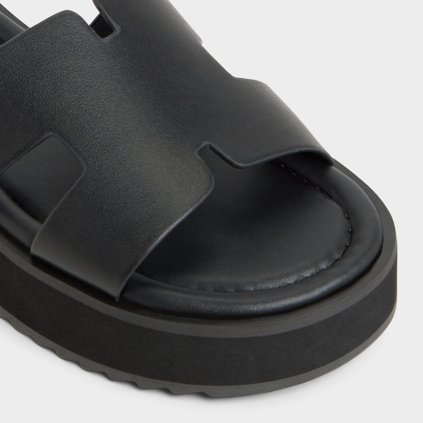 Anayelie in Black - Slide sandal, Platform - Black