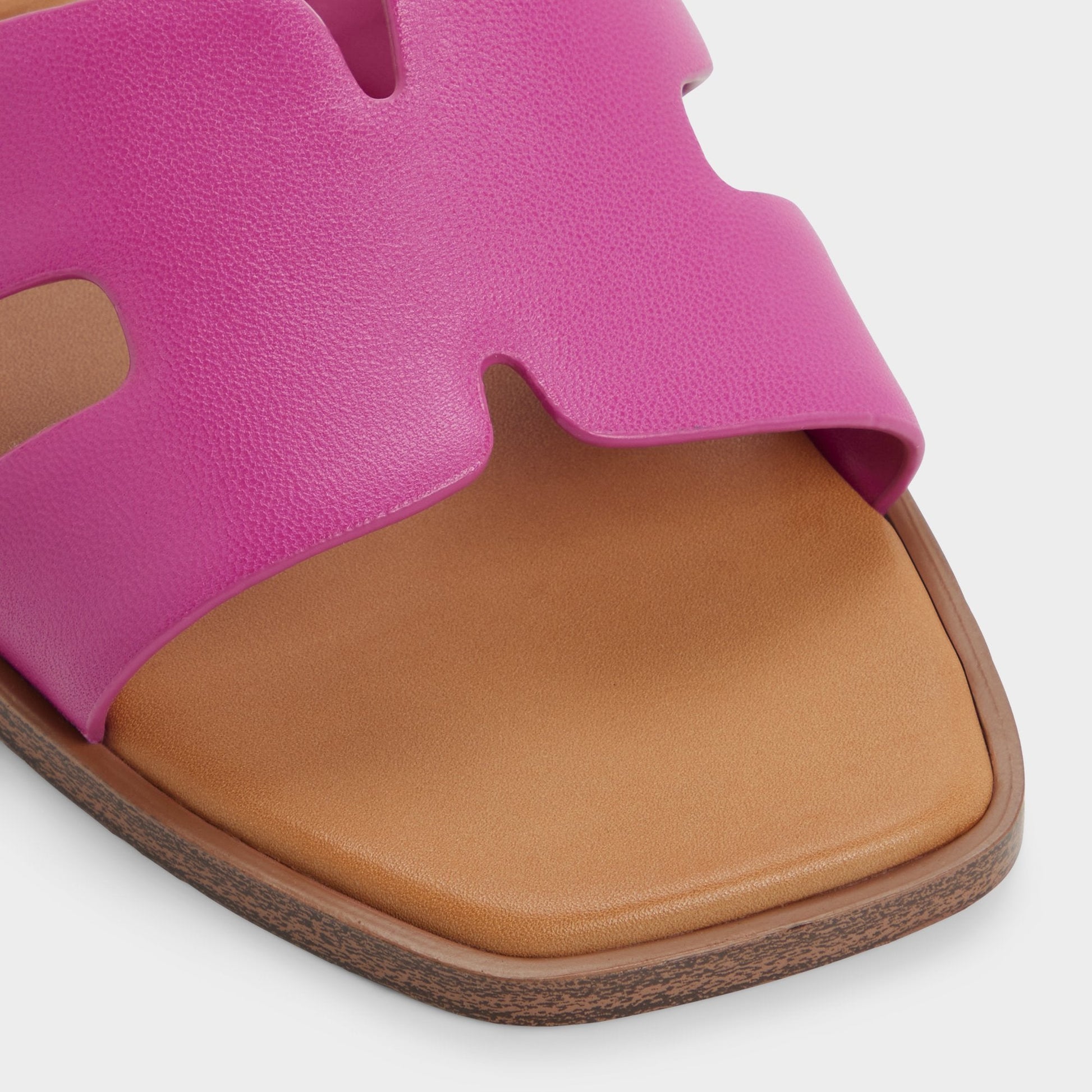 Itsandal in Dark Pink - Slide sandal - Dark pink