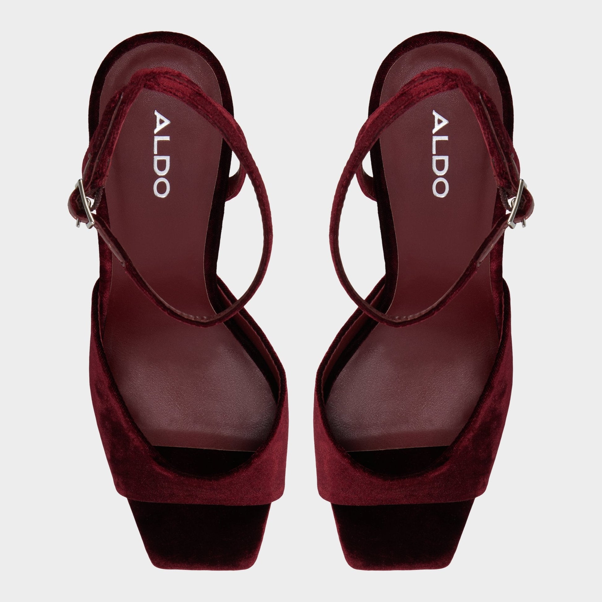 Alisonn in Bordo -  - Bordo