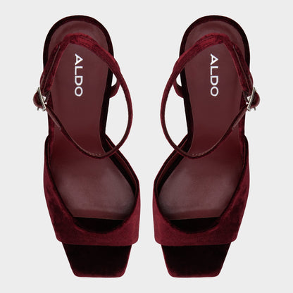 Alisonn in Bordo -  - Bordo