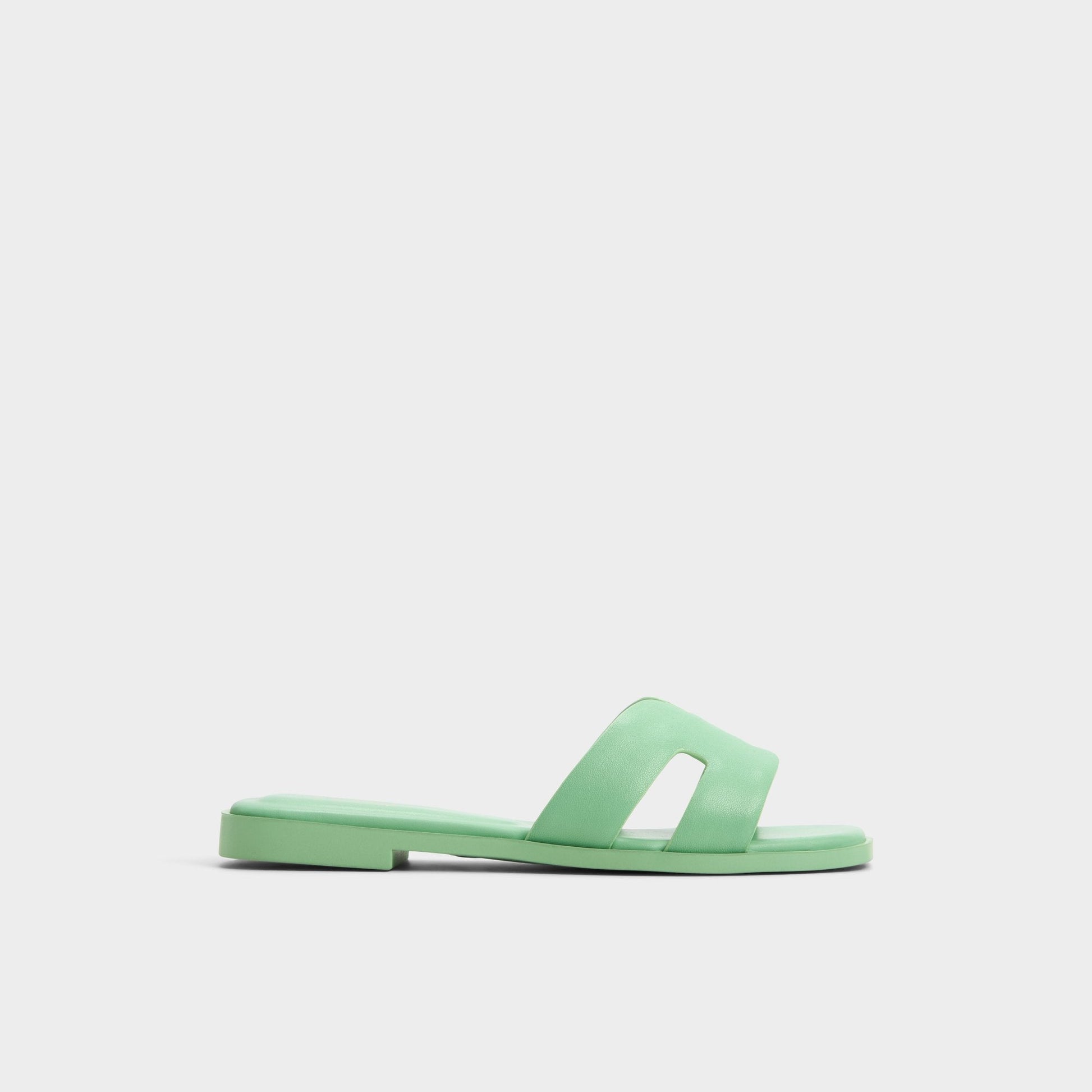 Itsandal Medium Green Women's Flats - Slide sandal - Medium green