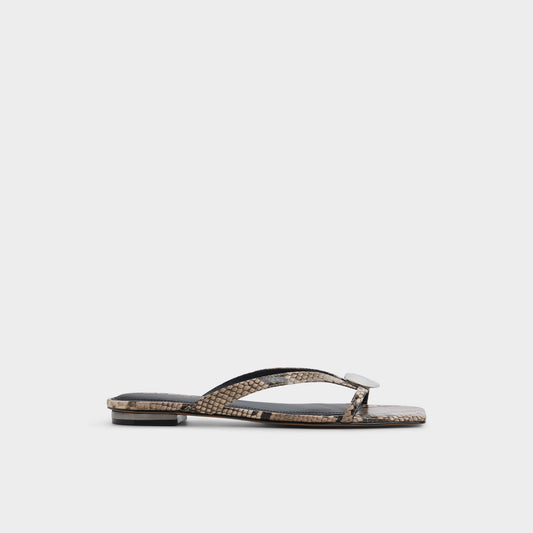 Iliria White/Black Women's Flats - Slide sandal - White/black