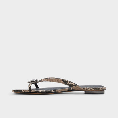 Iliria White/Black Women's Flats - Slide sandal - White/black