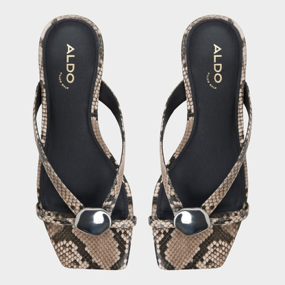 Iliria White/Black Women's Flats - Slide sandal - White/black