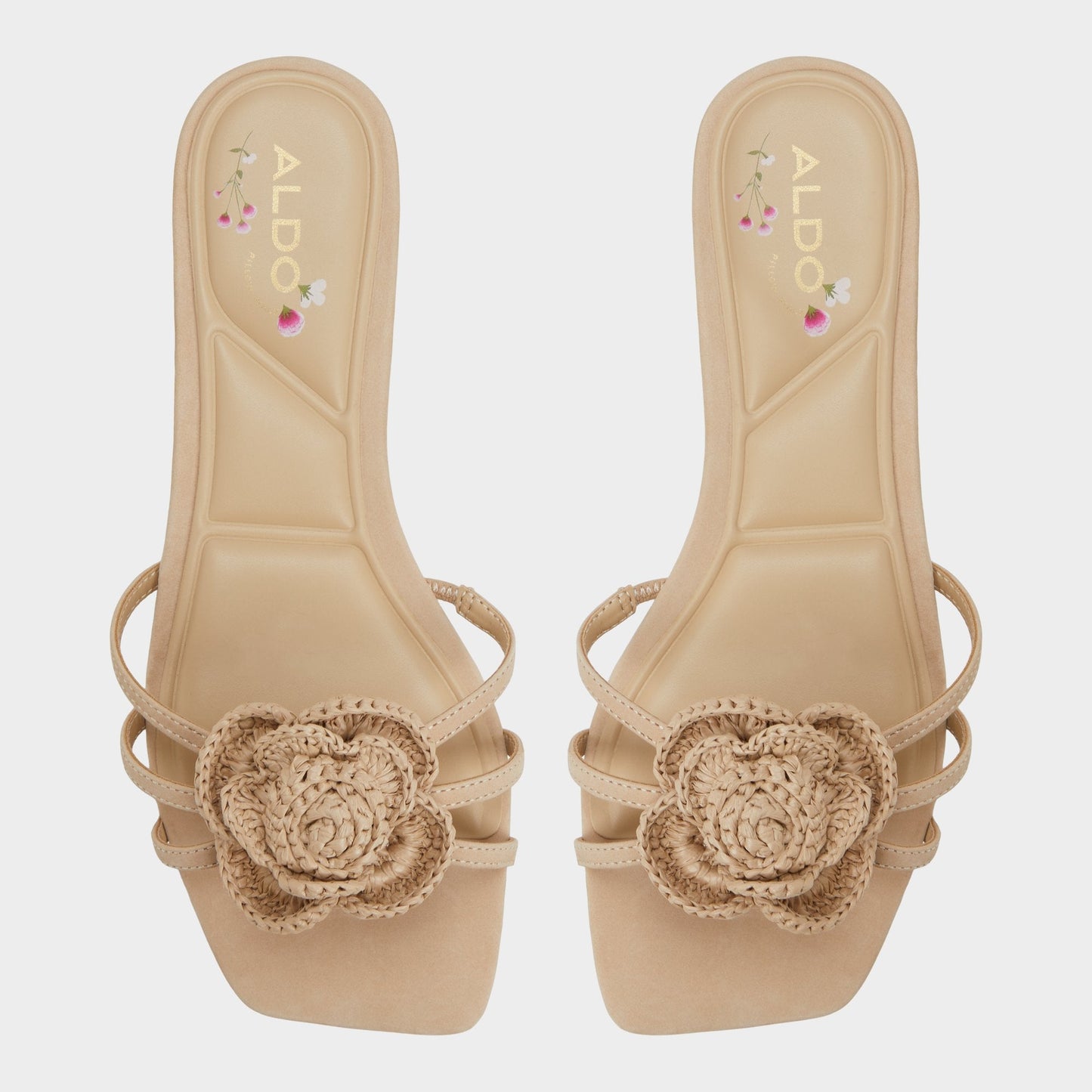 Wildbloom Sand Women's Travel essentials - Strappy flat sandal - Sand