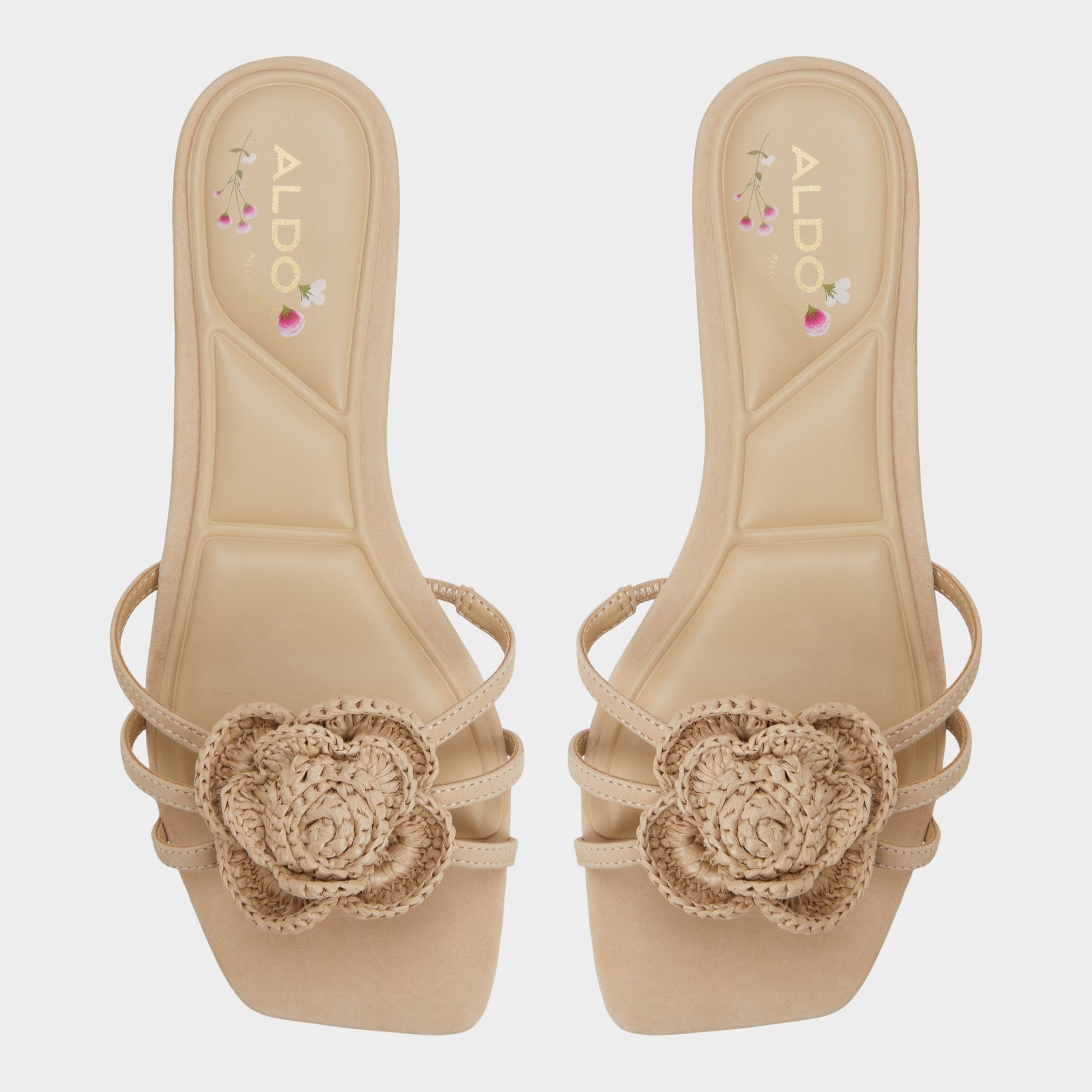 Wildbloom Sand Women's Travel essentials - Strappy flat sandal - Sand