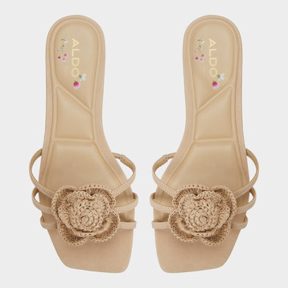 Wildbloom Sand Women's Travel essentials - Strappy flat sandal - Sand