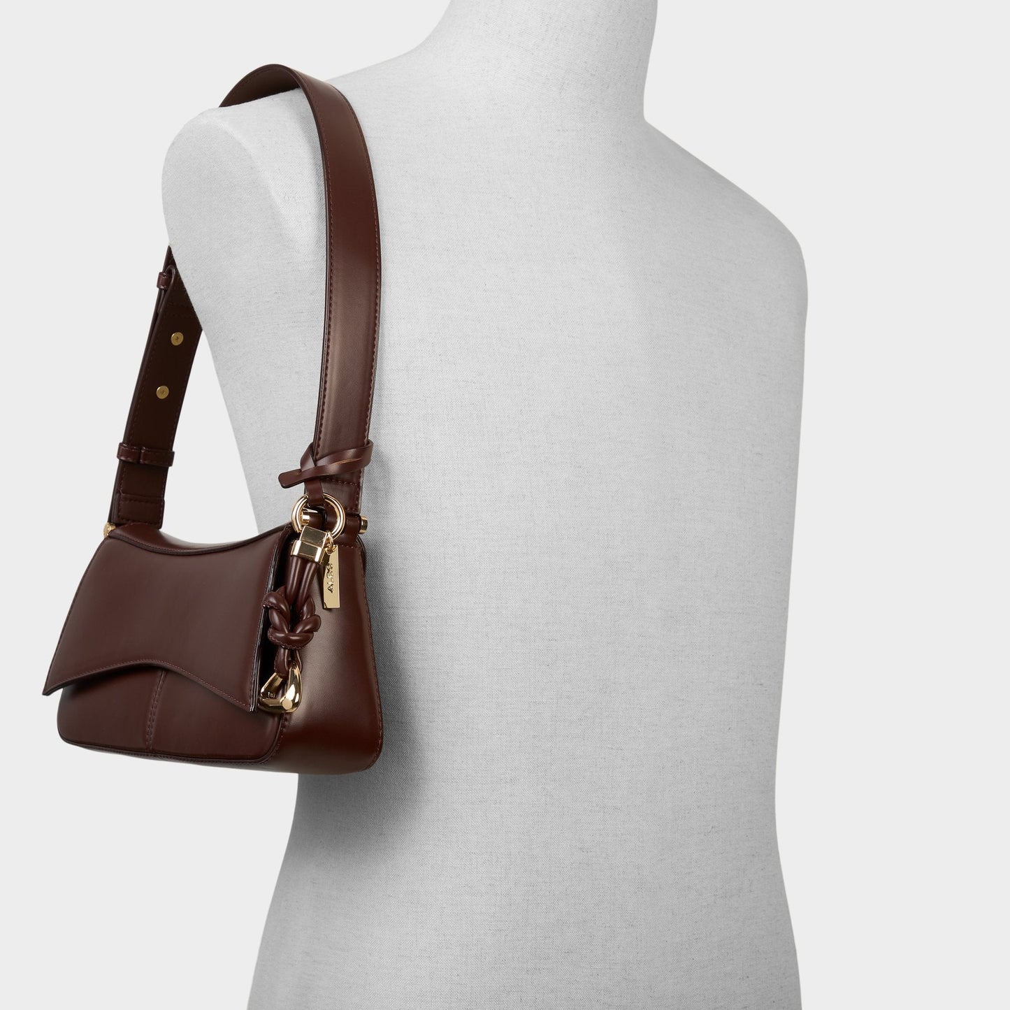 Evenaa in Brown - Shoulder bag - Brown