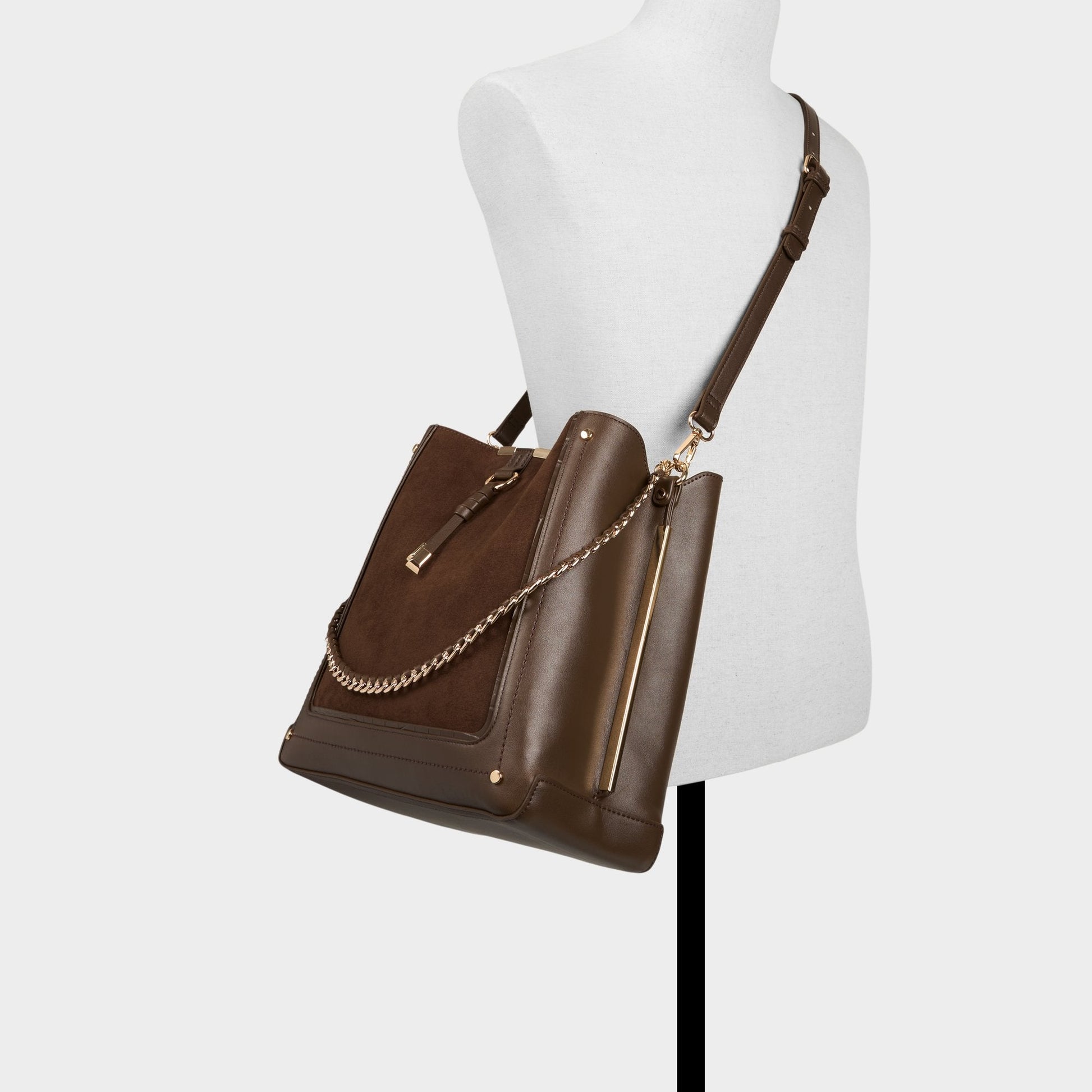 Nalaynaa in Brown - Bucket bag - Brown