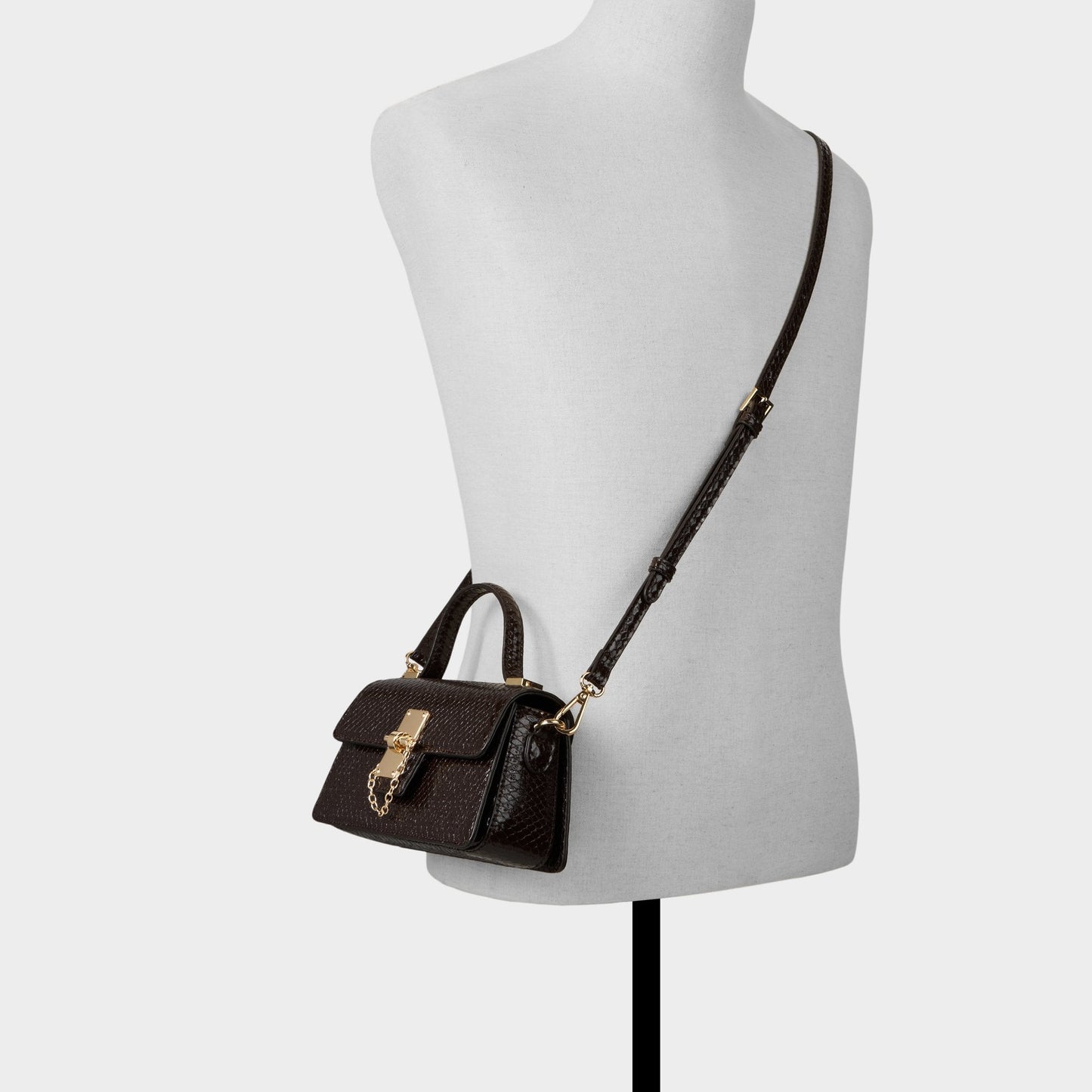 Callunaax in Brown - Top handle bag - Brown