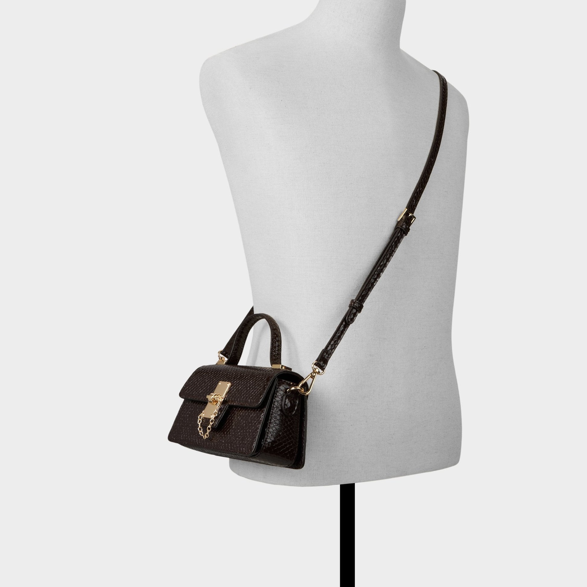 Callunaax in Brown - Top handle bag - Brown