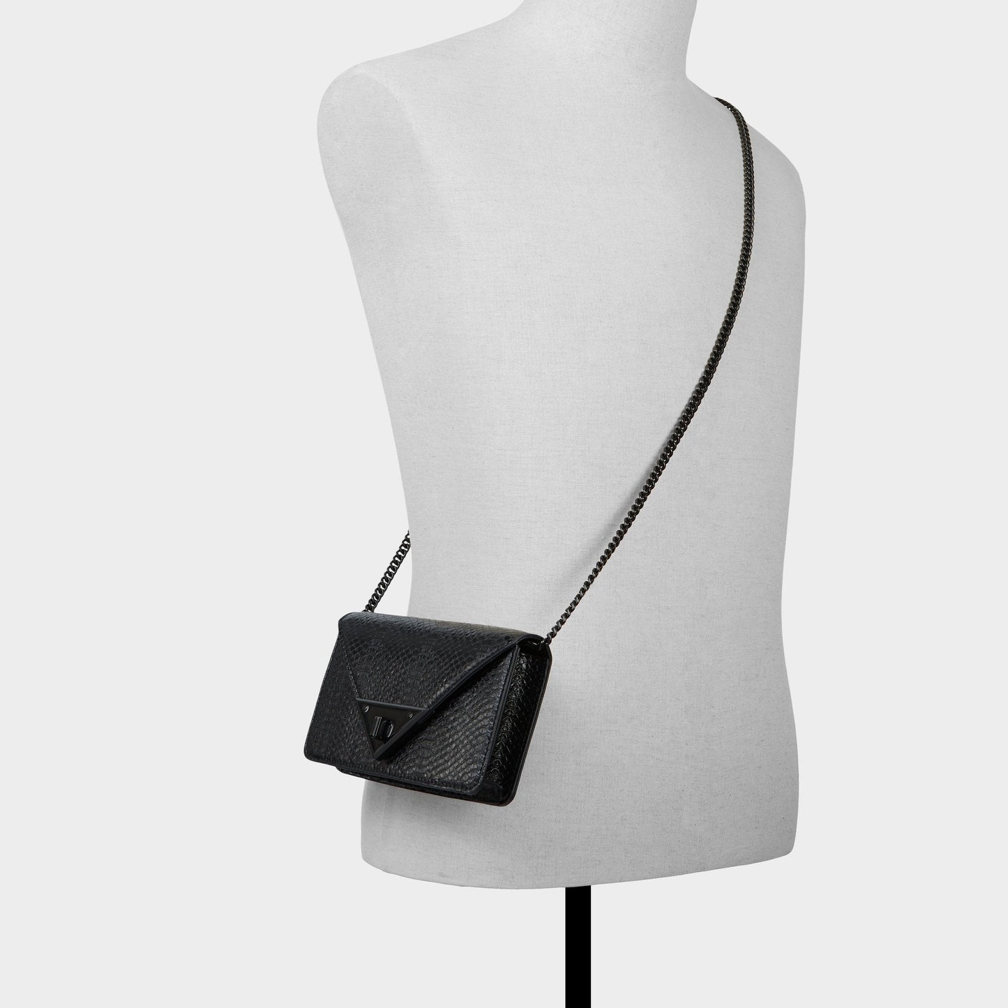 Brimortonnx in Black Black - Wallet - Black/Black