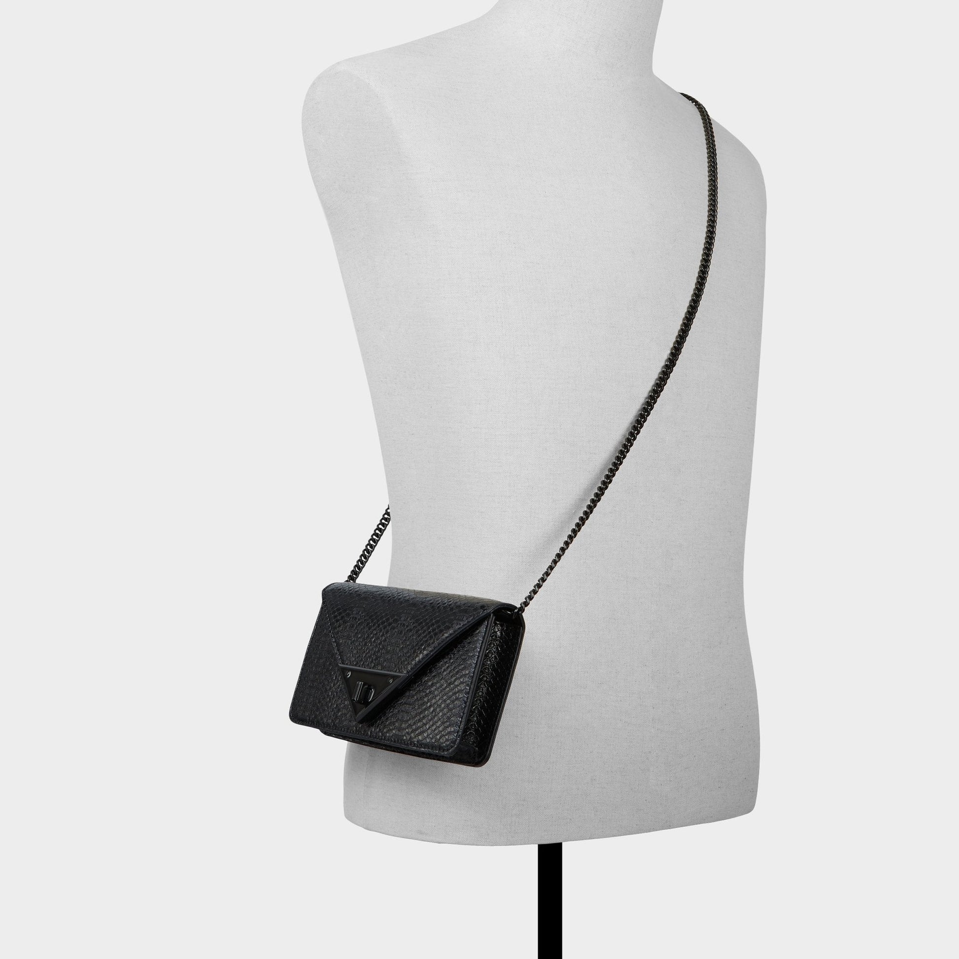 Brimortonnx in Black Black - Wallet - Black/Black