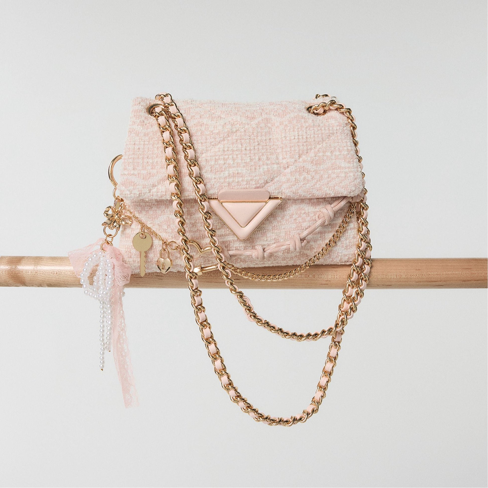 Softpufffemmee in Pink - Crossbody bag - Pink