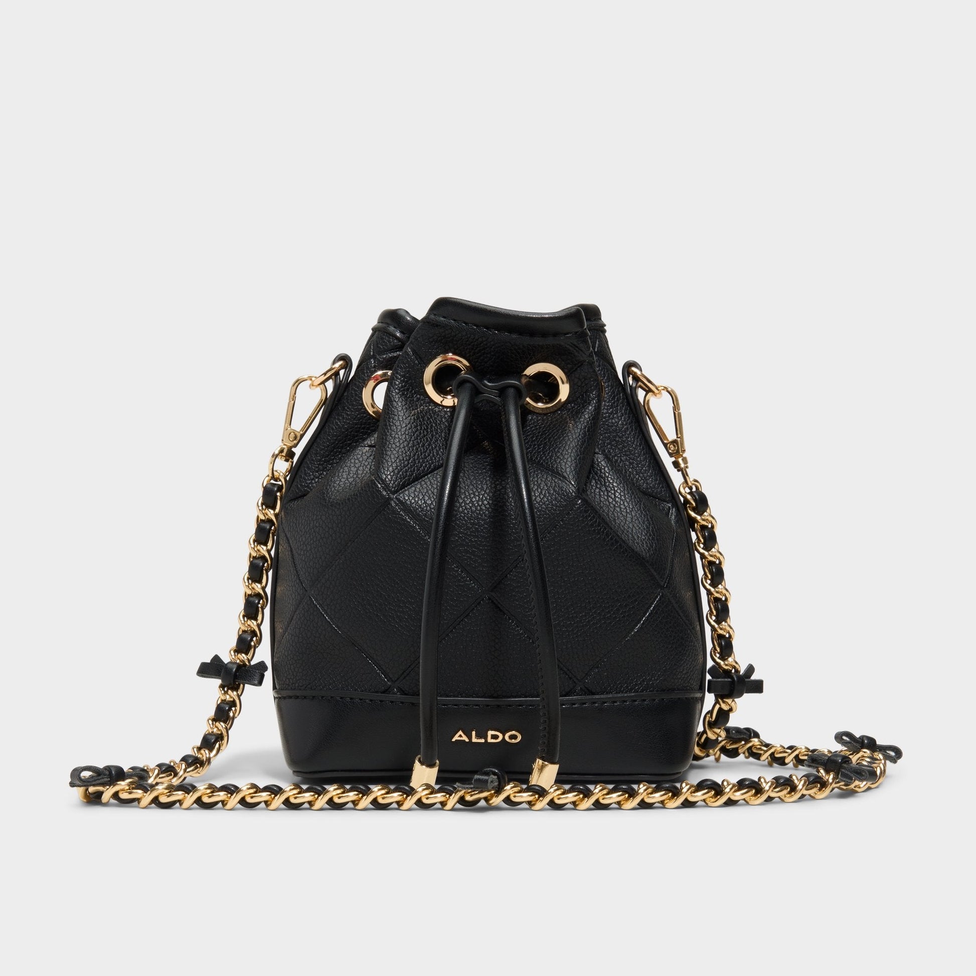 Elynnaa in Black - Bucket bag - Black