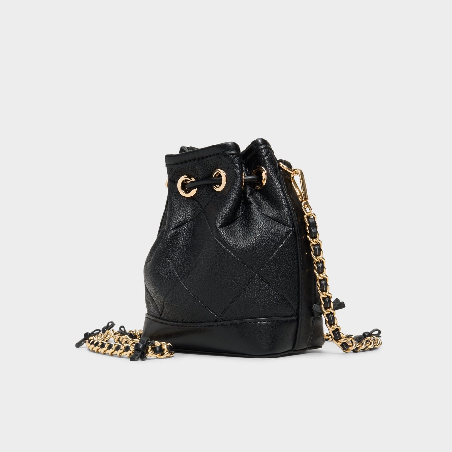 Elynnaa in Black - Bucket bag - Black