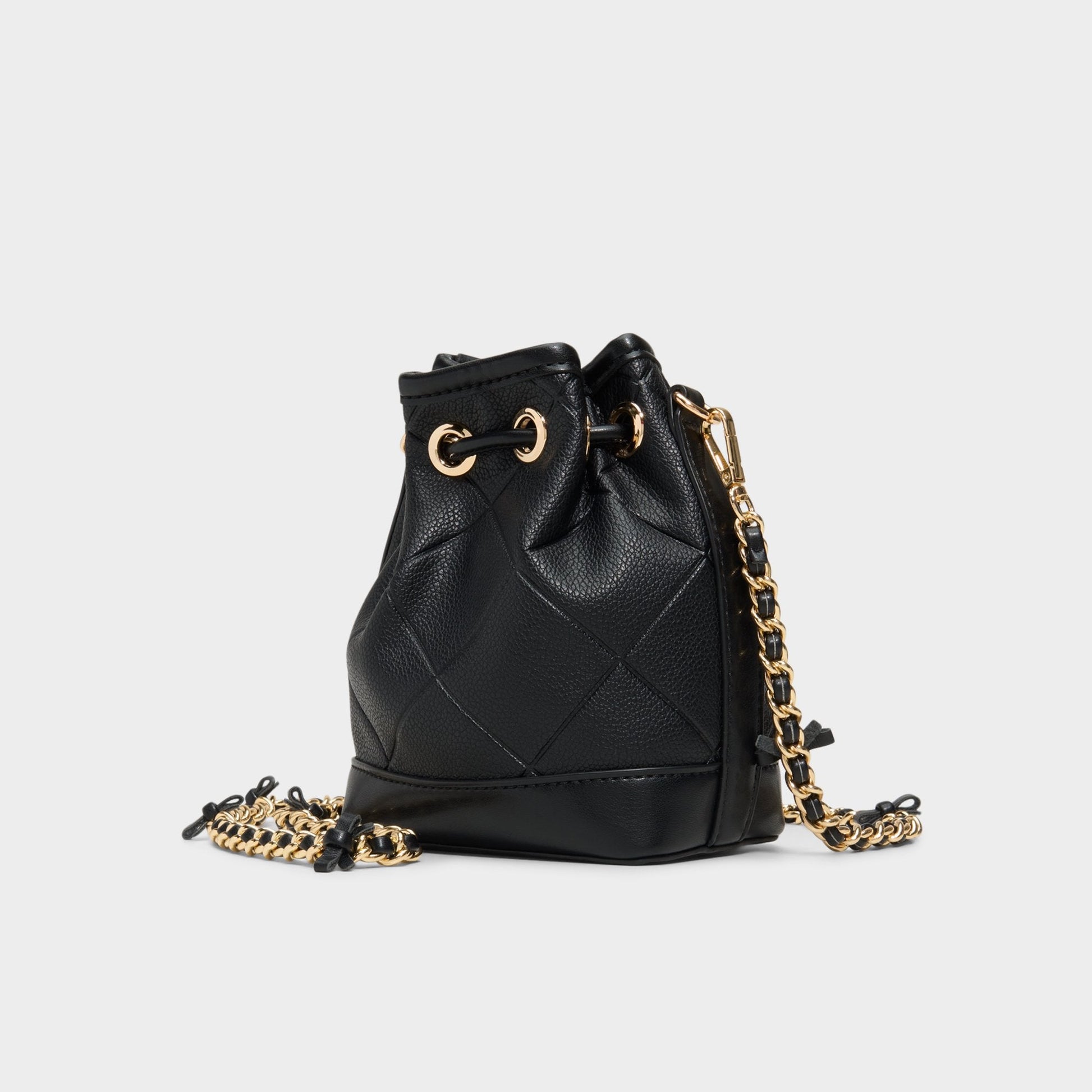 Elynnaa in Black - Bucket bag - Black