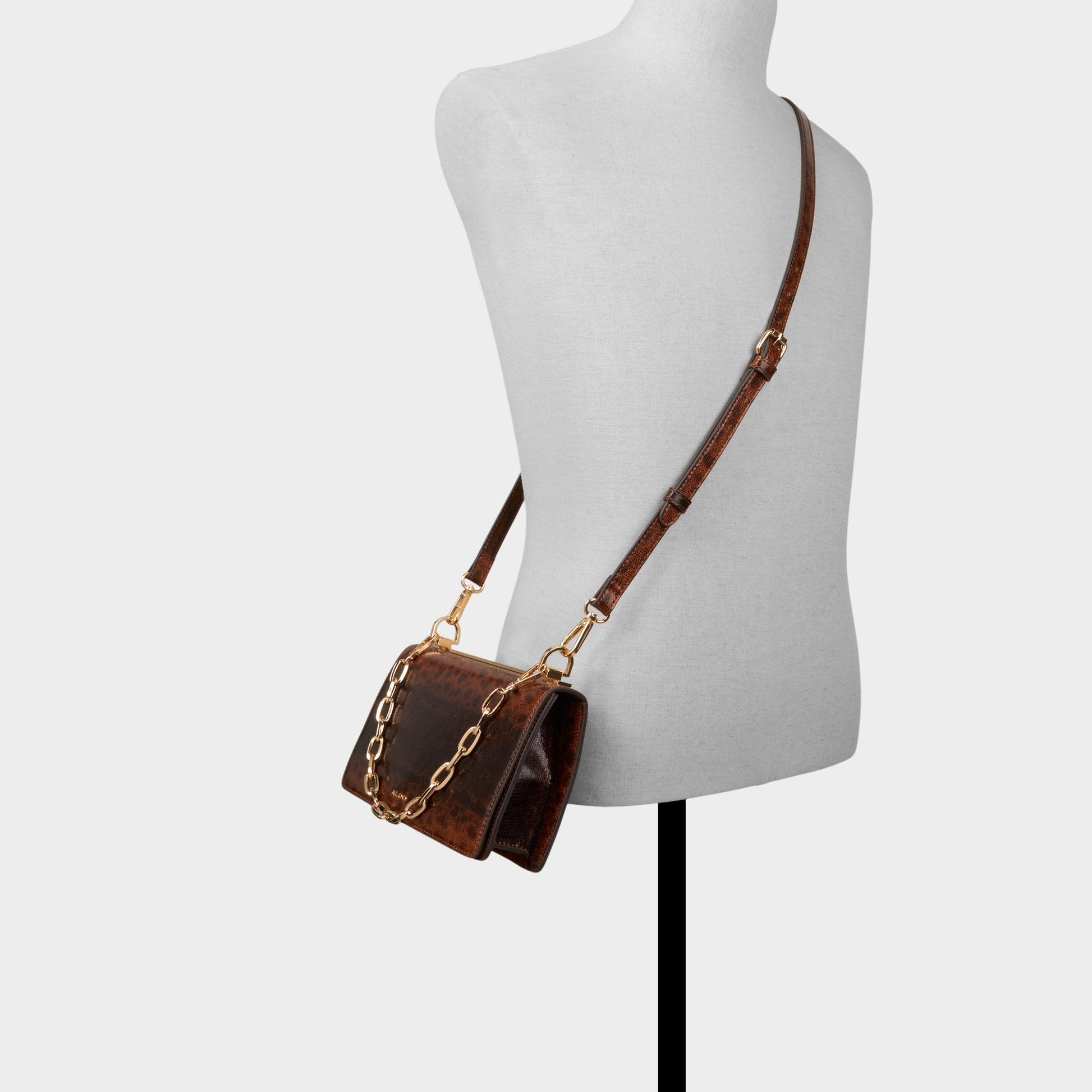Daboucaa in Brown - Crossbody bag - Brown
