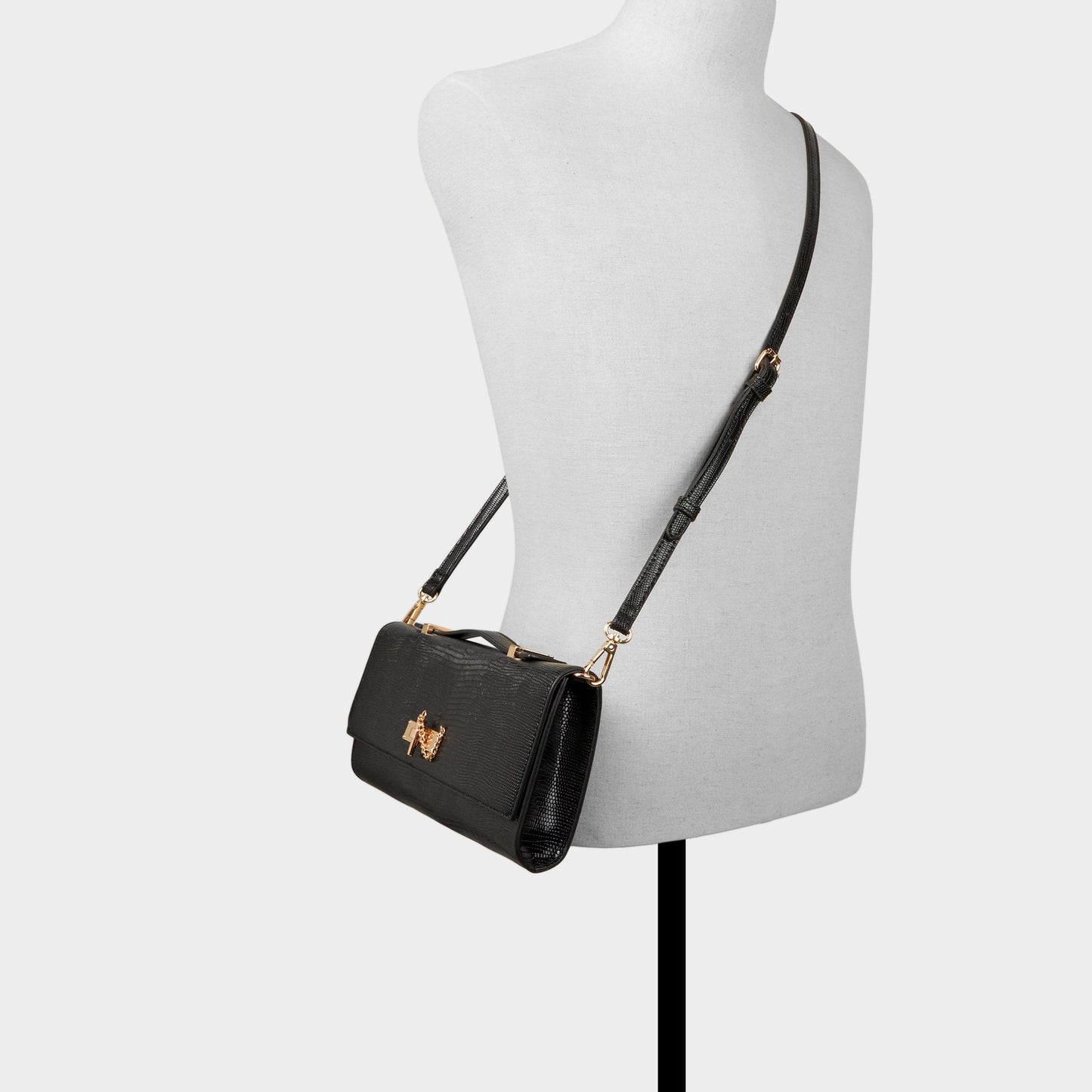 Rouxx in Black - Clutch - Black