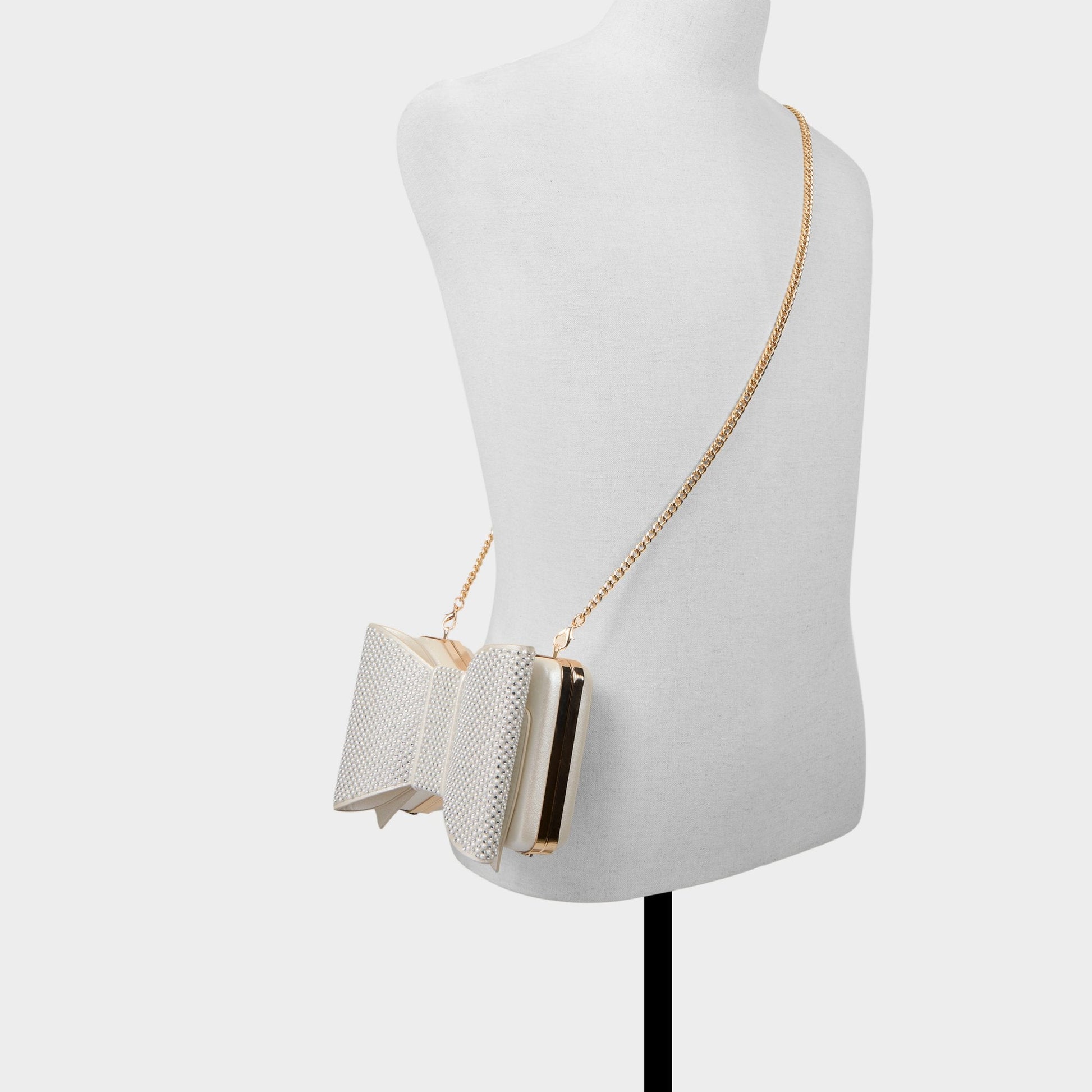 Dressboww in White Overflow -  - White Overflow