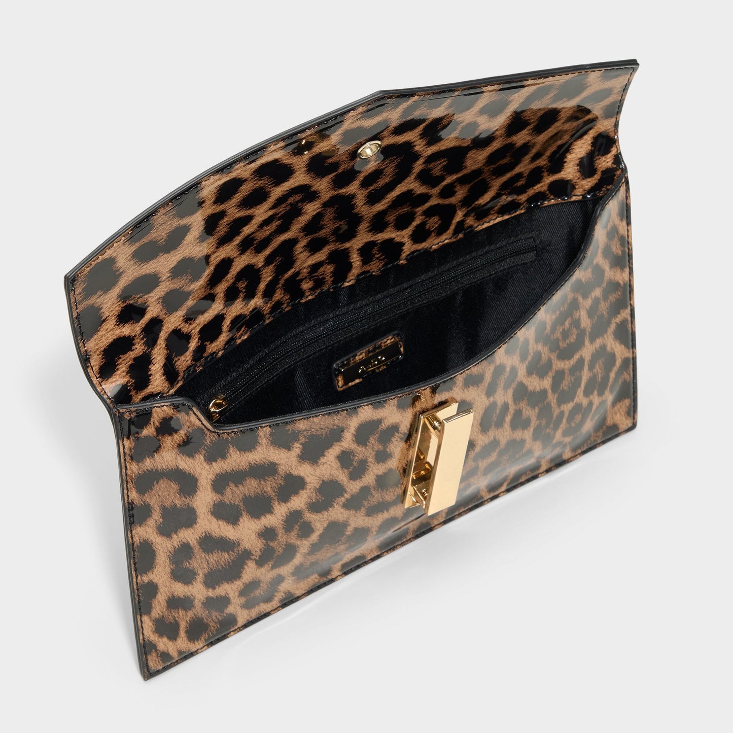 Larriblingg in Open Brown - Clutch - Open Brown