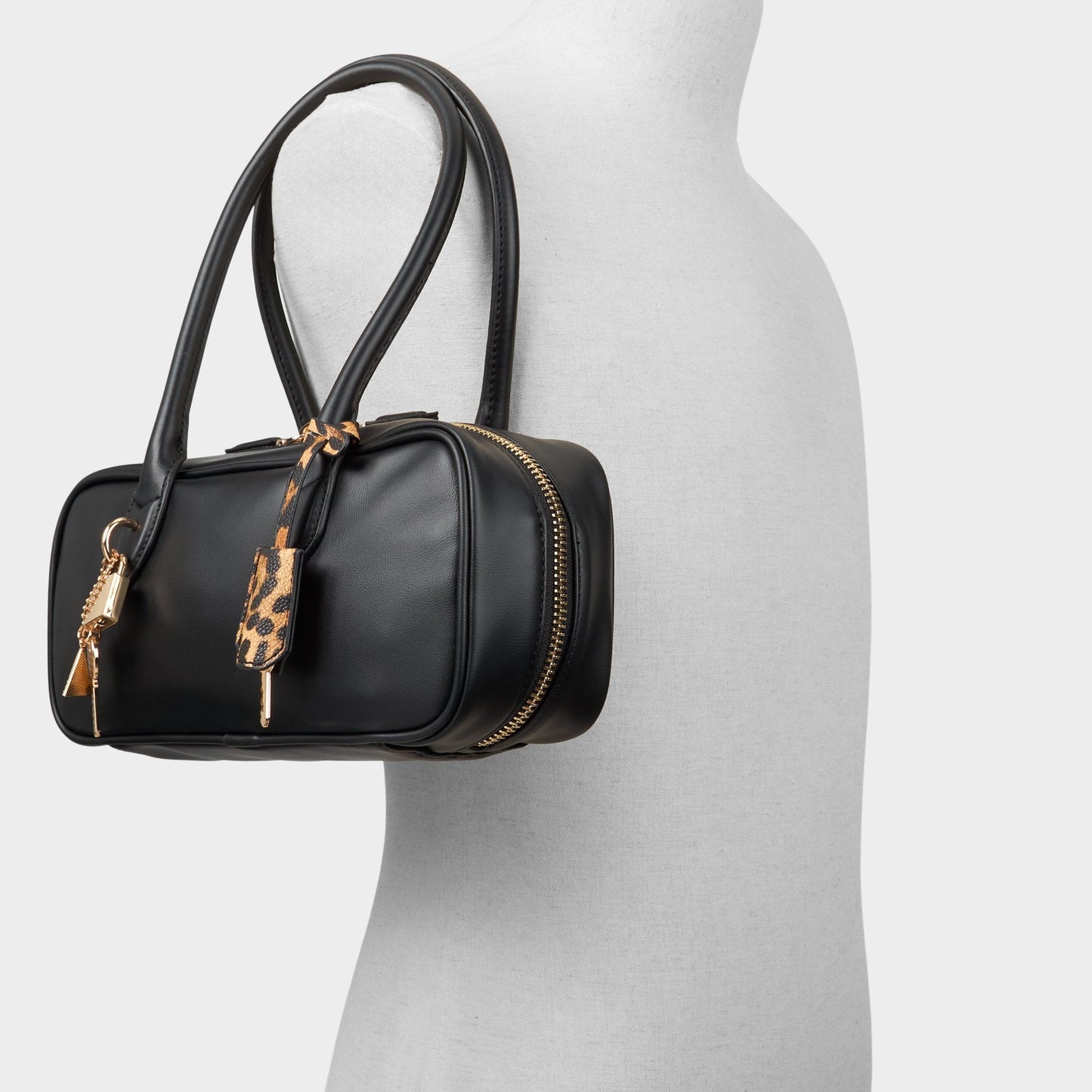 Daystromm in Black - Satchel bag - Black