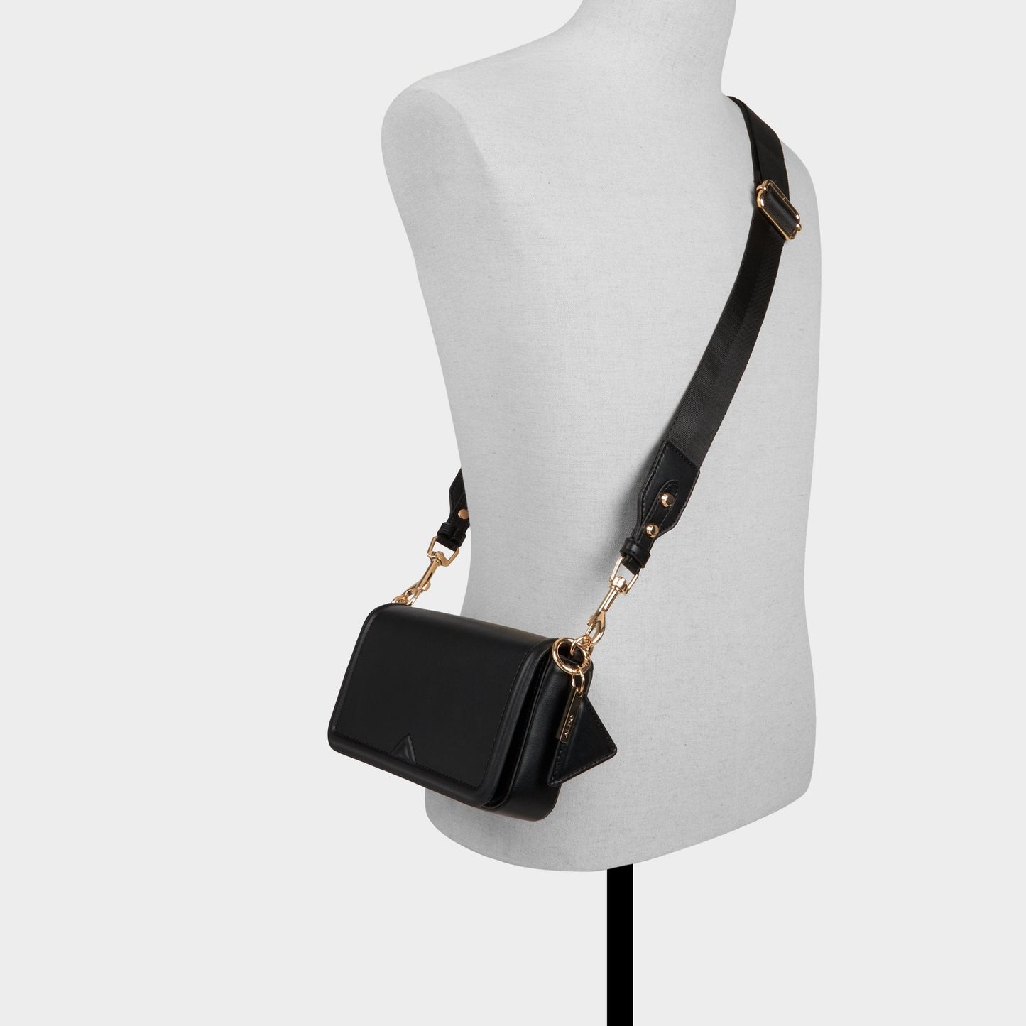 Gwendyy in Black - Crossbody bag - Black