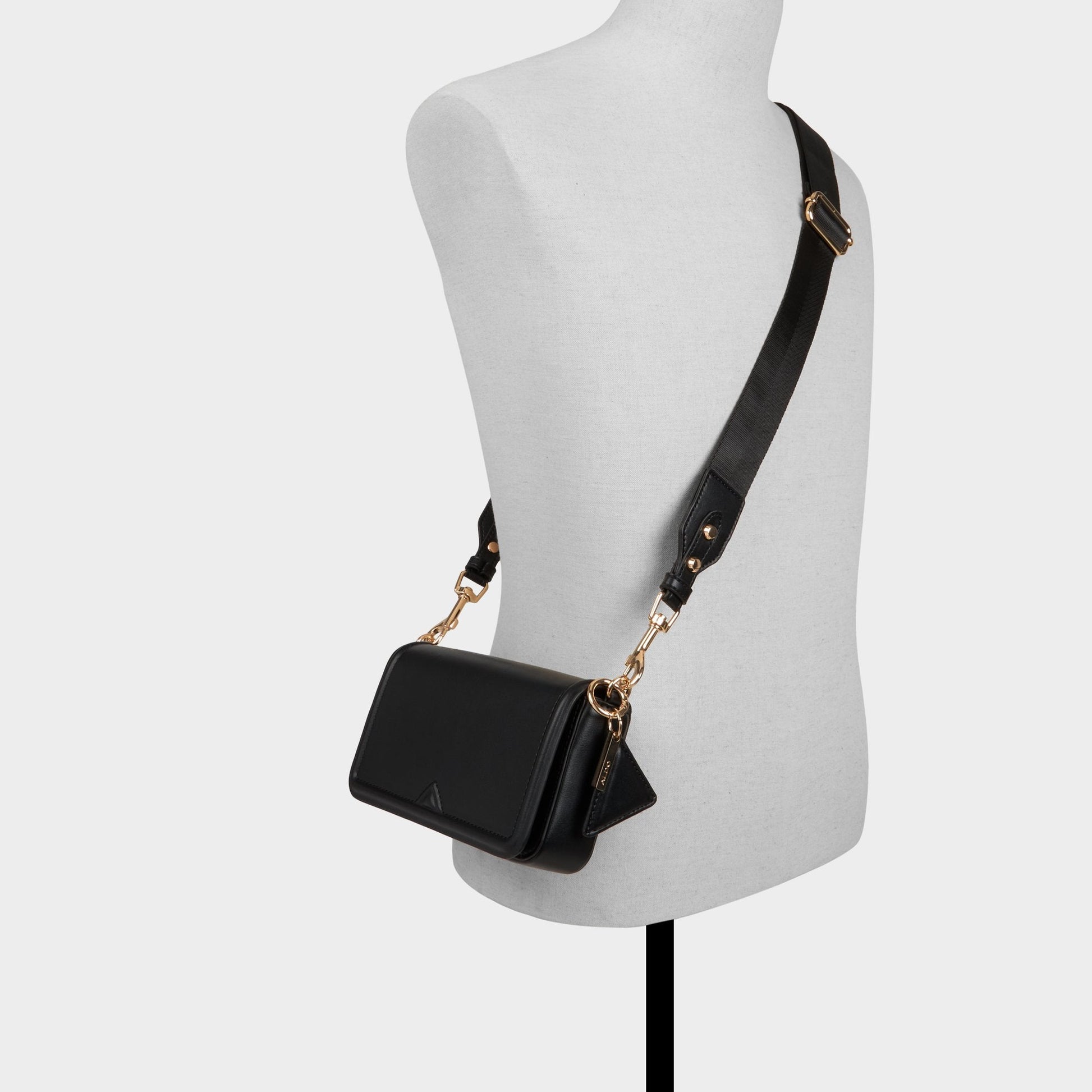 Gwendyy in Black - Crossbody bag - Black