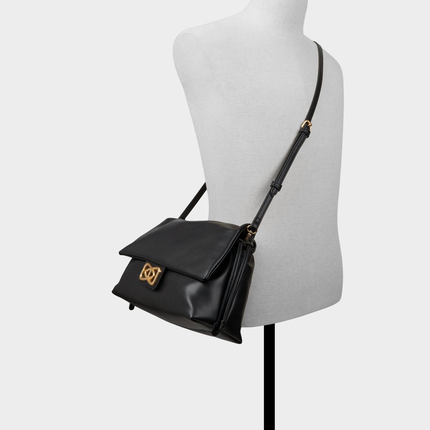 Eelinoraa in Black - Crossbody bag - Black