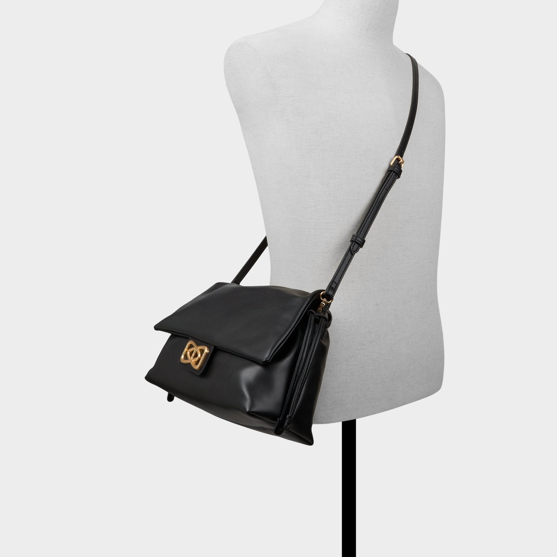 Eelinoraa in Black - Crossbody bag - Black